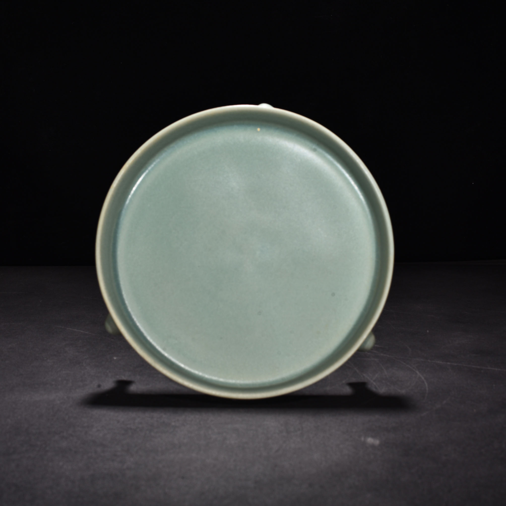 Song Dynasty Ru Kiln azure glaze three legged washer