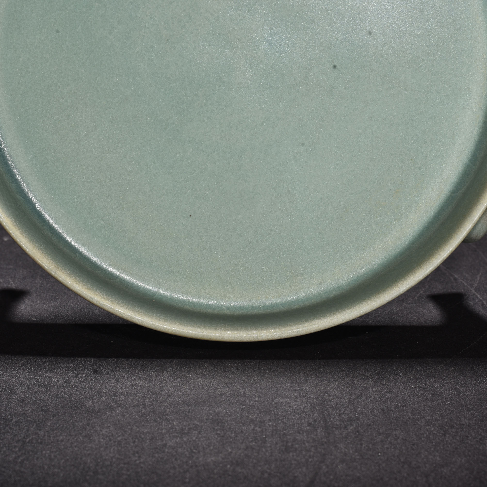 Song Dynasty Ru Kiln azure glaze three legged washer