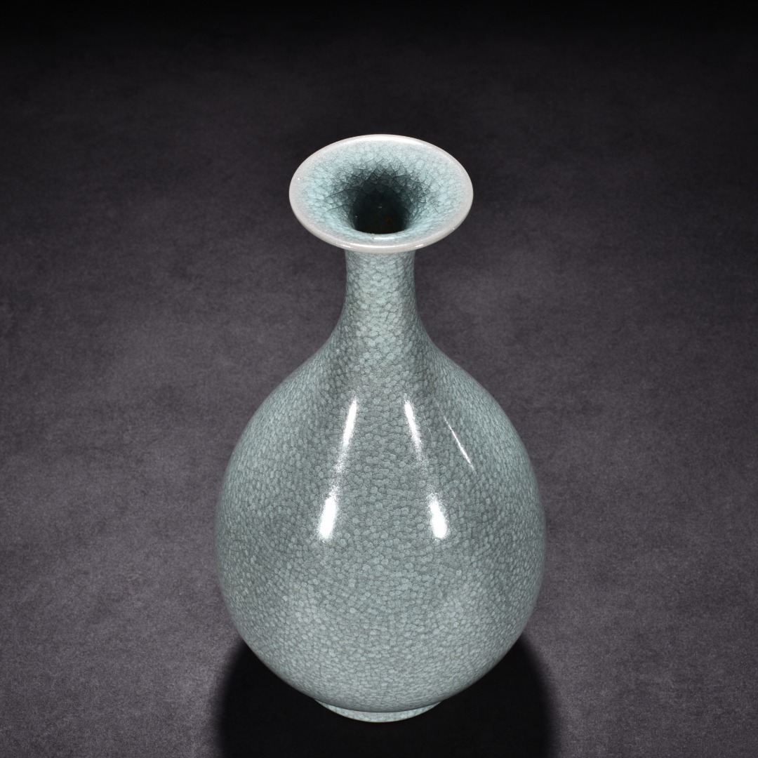 Song Dynasty Ru kiln azure glaze spring vase