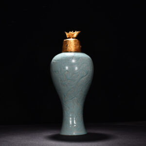 Song Dynasty Ru kiln azure glaze plum vase with cloud and dragon pattern