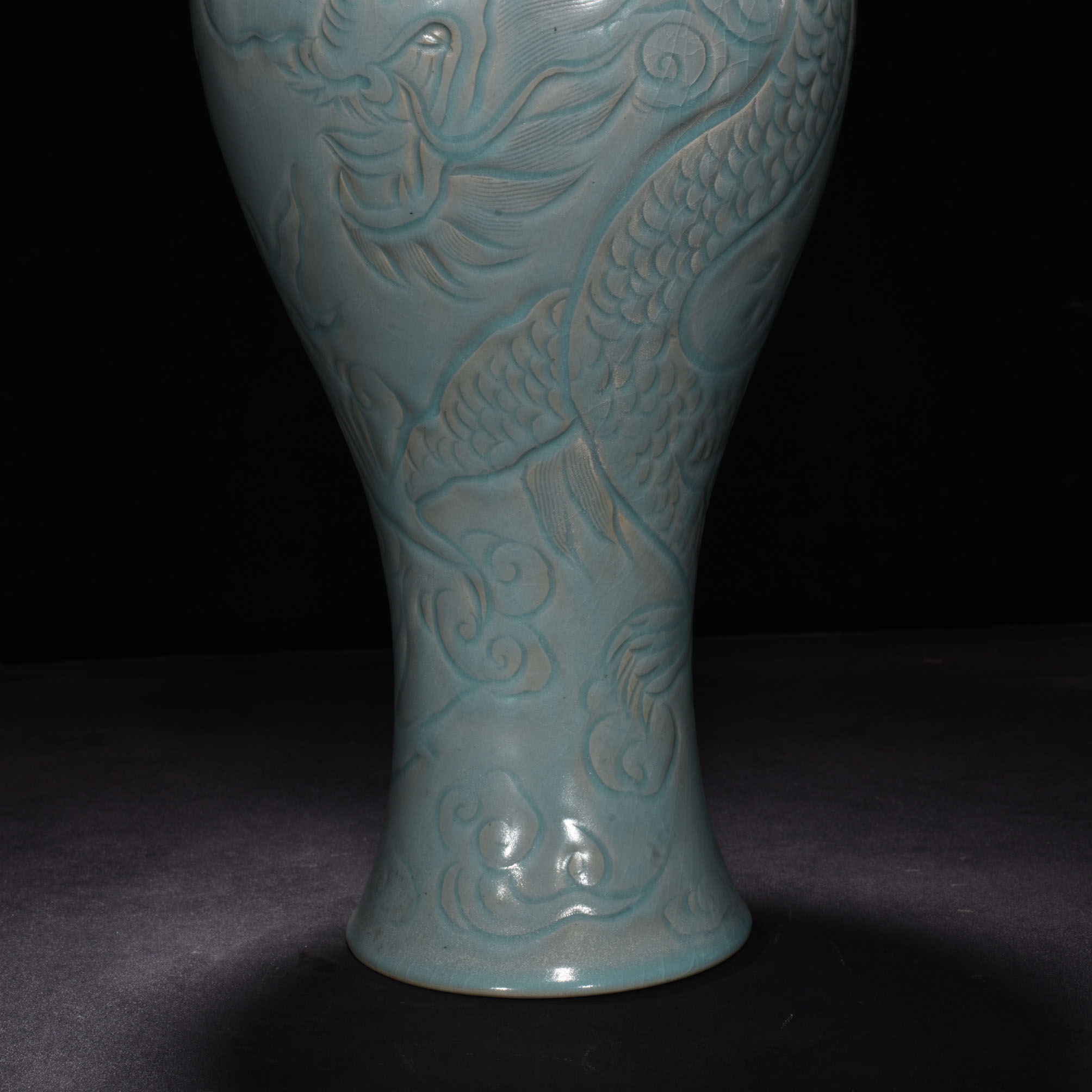 Song Dynasty Ru kiln azure glaze plum vase with cloud and dragon pattern