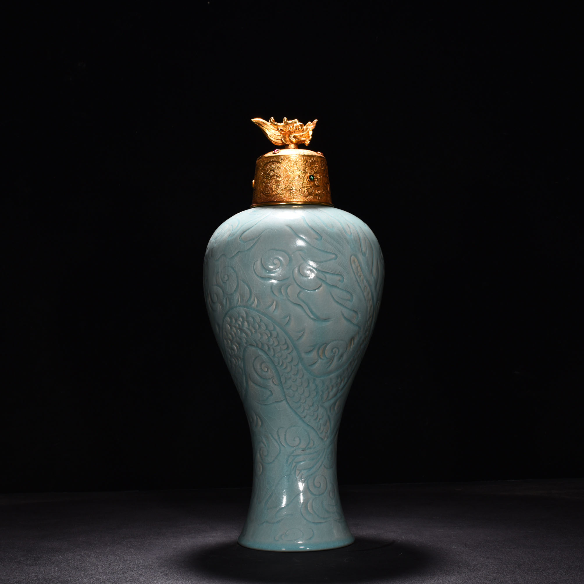 Song Dynasty Ru kiln azure glaze plum vase with cloud and dragon pattern