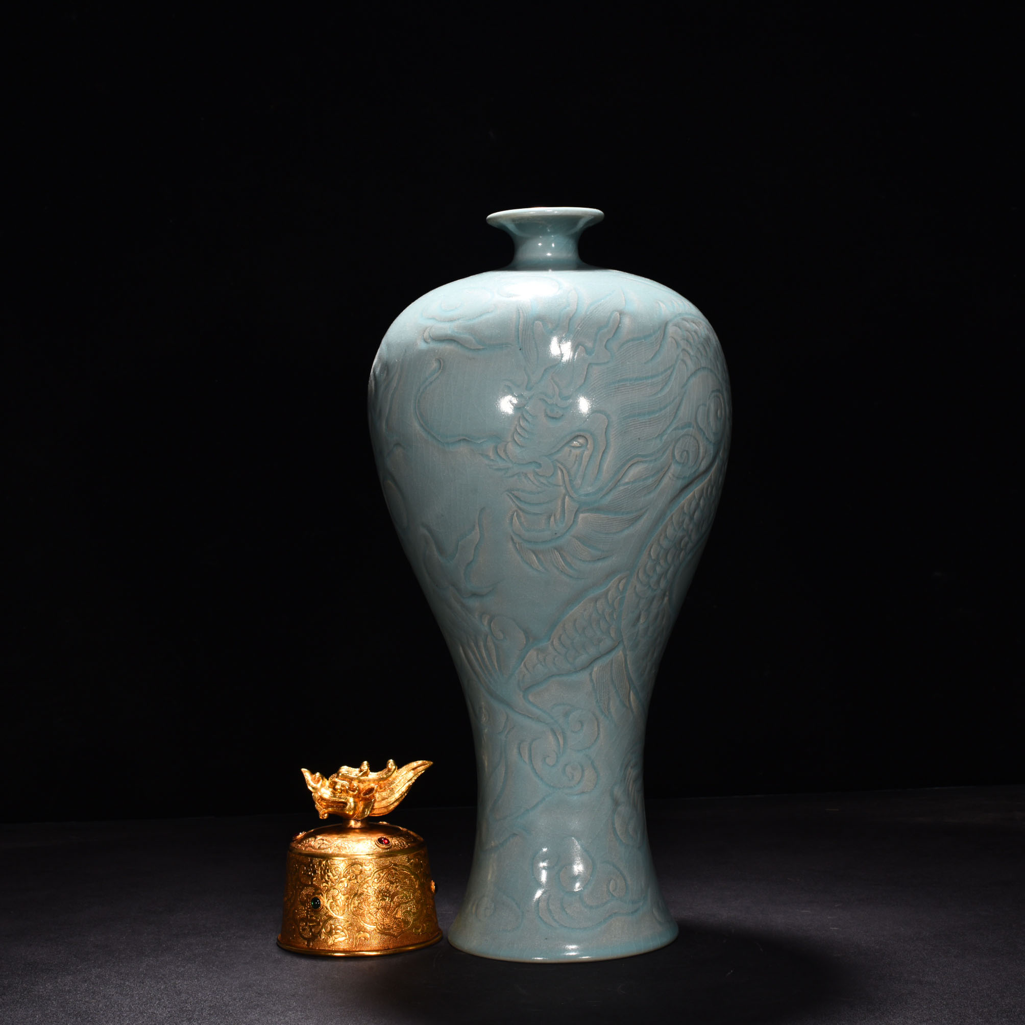Song Dynasty Ru kiln azure glaze plum vase with cloud and dragon pattern