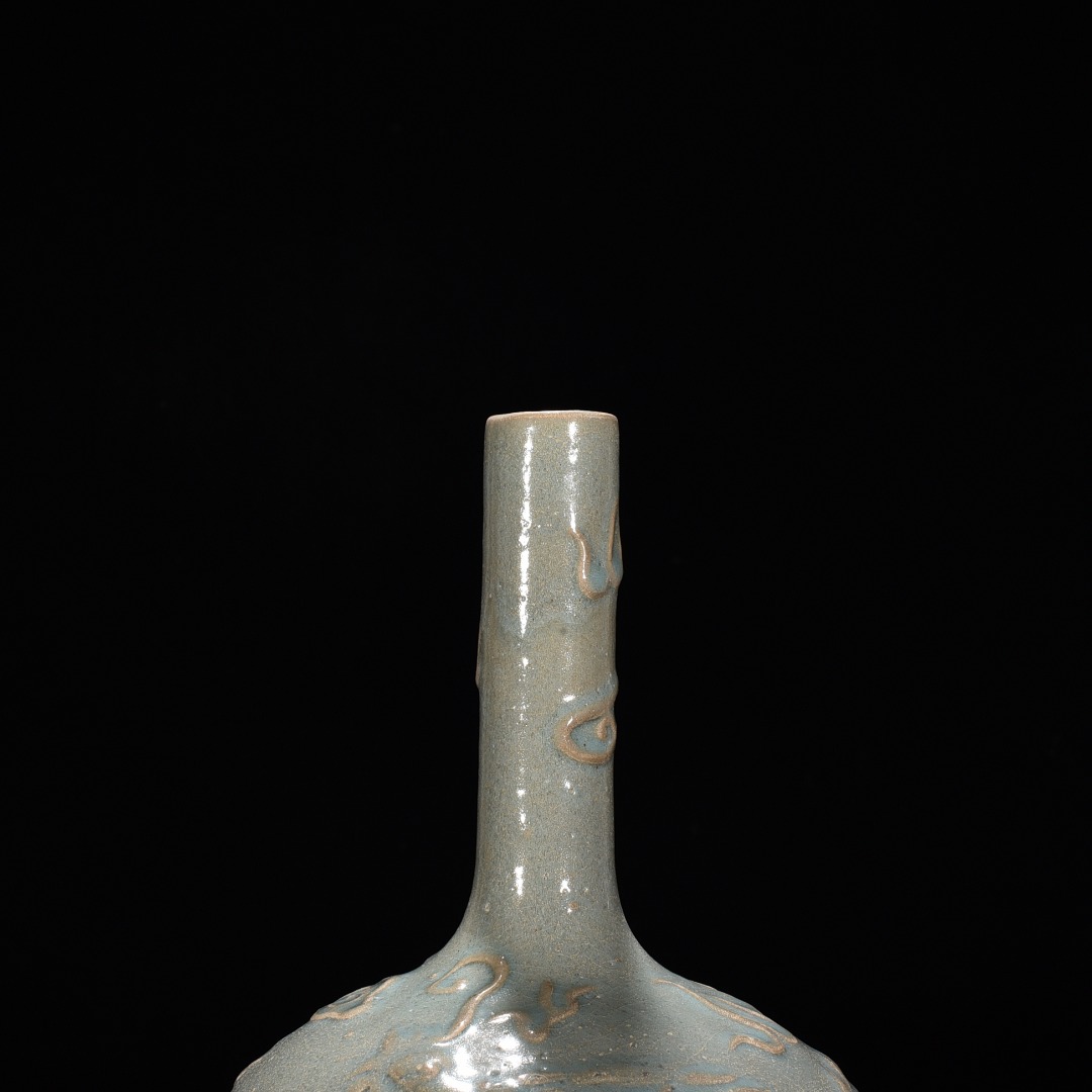 Song Dynasty Ru kiln azure glaze bottle with cloud and dragon pattern