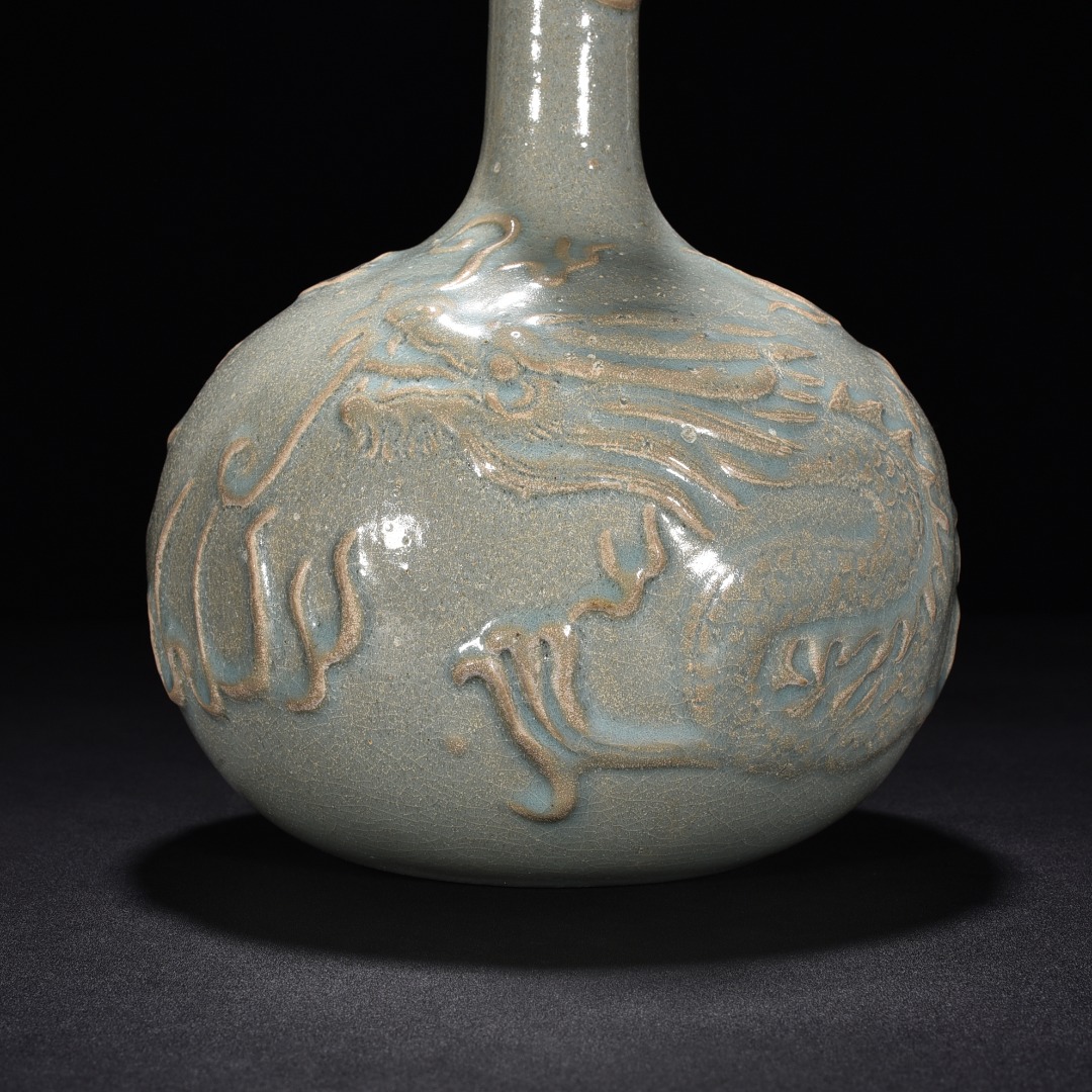 Song Dynasty Ru kiln azure glaze bottle with cloud and dragon pattern