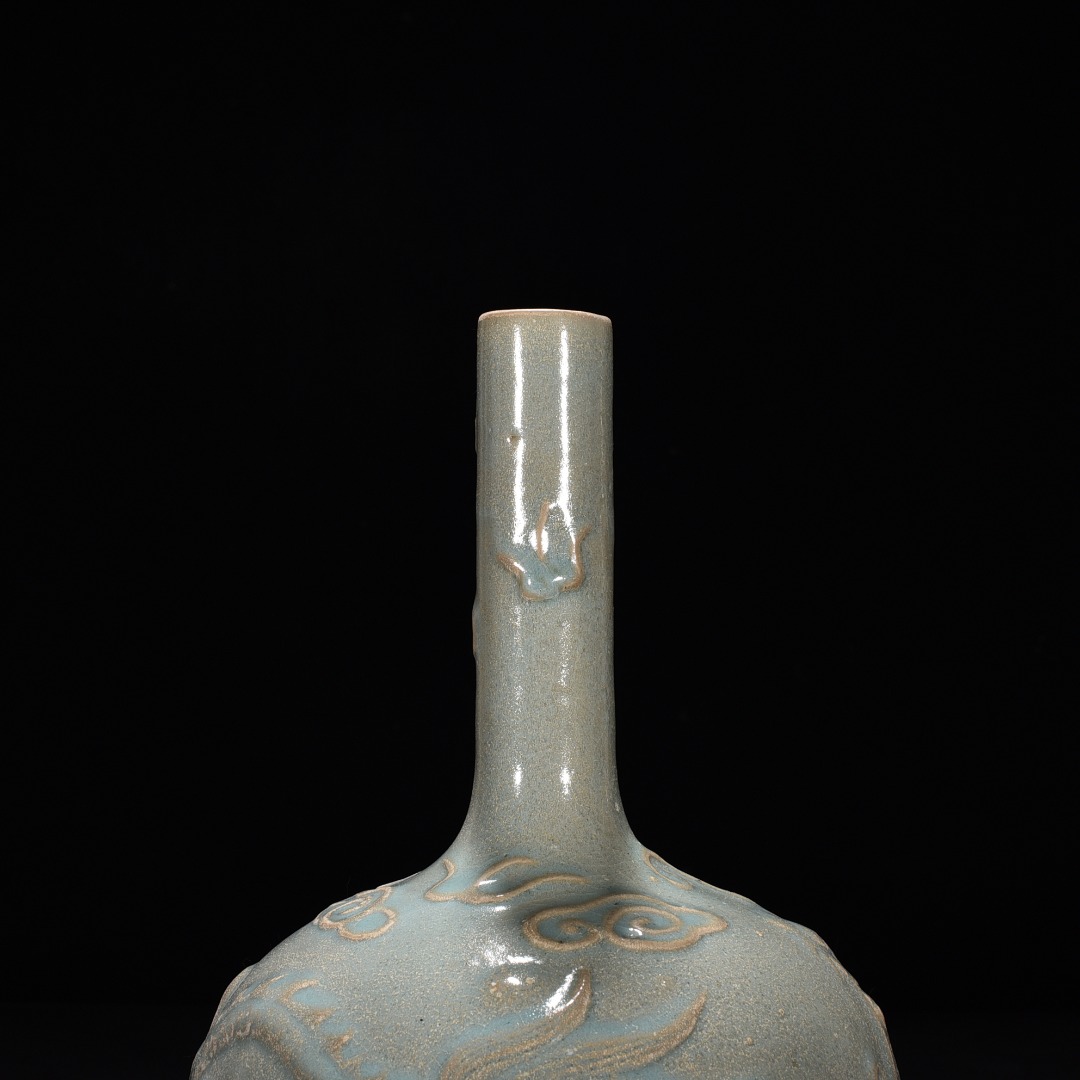 Song Dynasty Ru kiln azure glaze bottle with cloud and dragon pattern