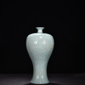 Song Dynasty Ru kiln azure glaze plum vase