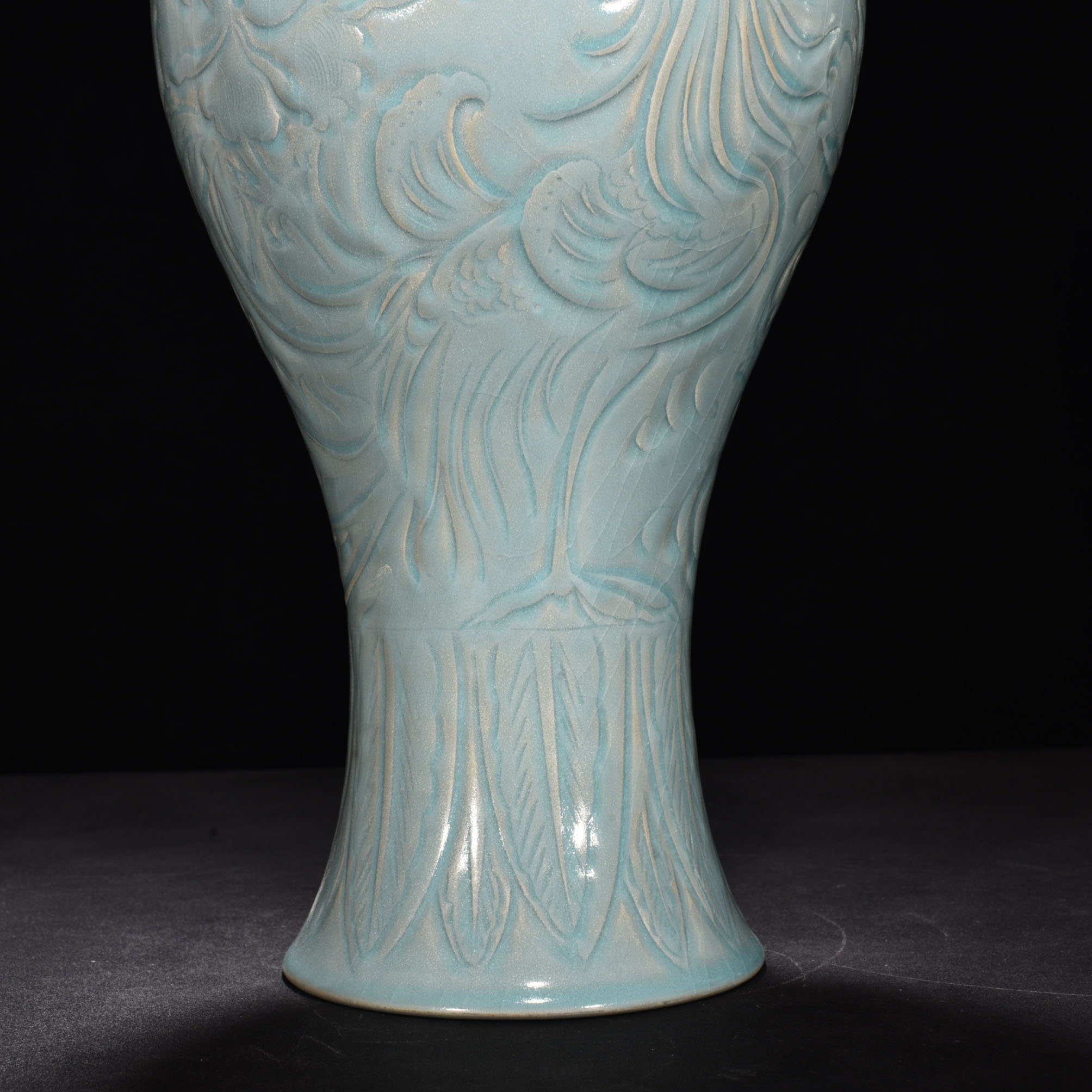 Song Dynasty Ru kiln azure glaze plum vase