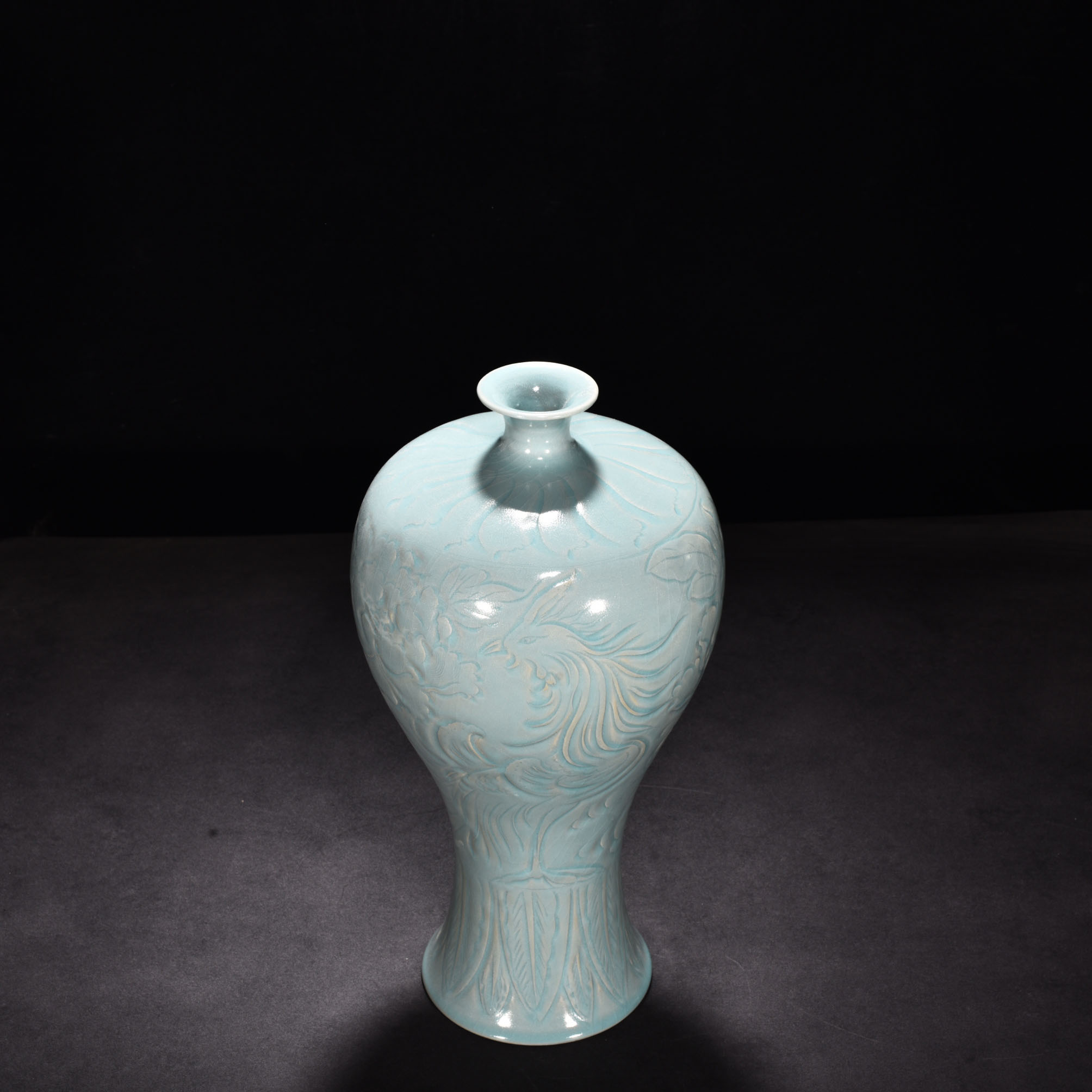 Song Dynasty Ru kiln azure glaze plum vase