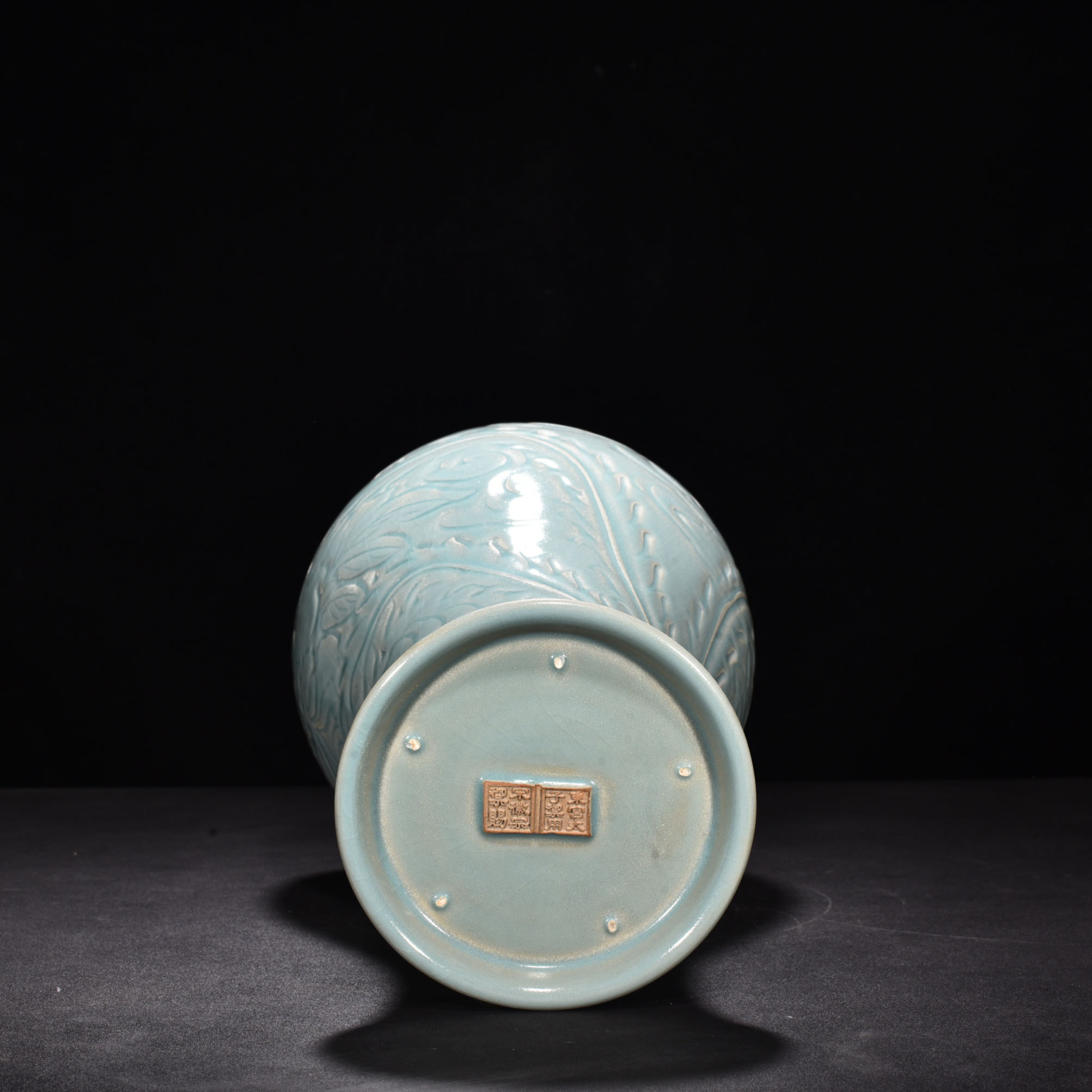 Song Dynasty Ru kiln azure glaze plum vase