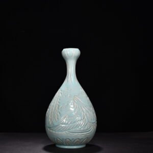 Song Dynasty Ru kiln azure glazed garlic vase