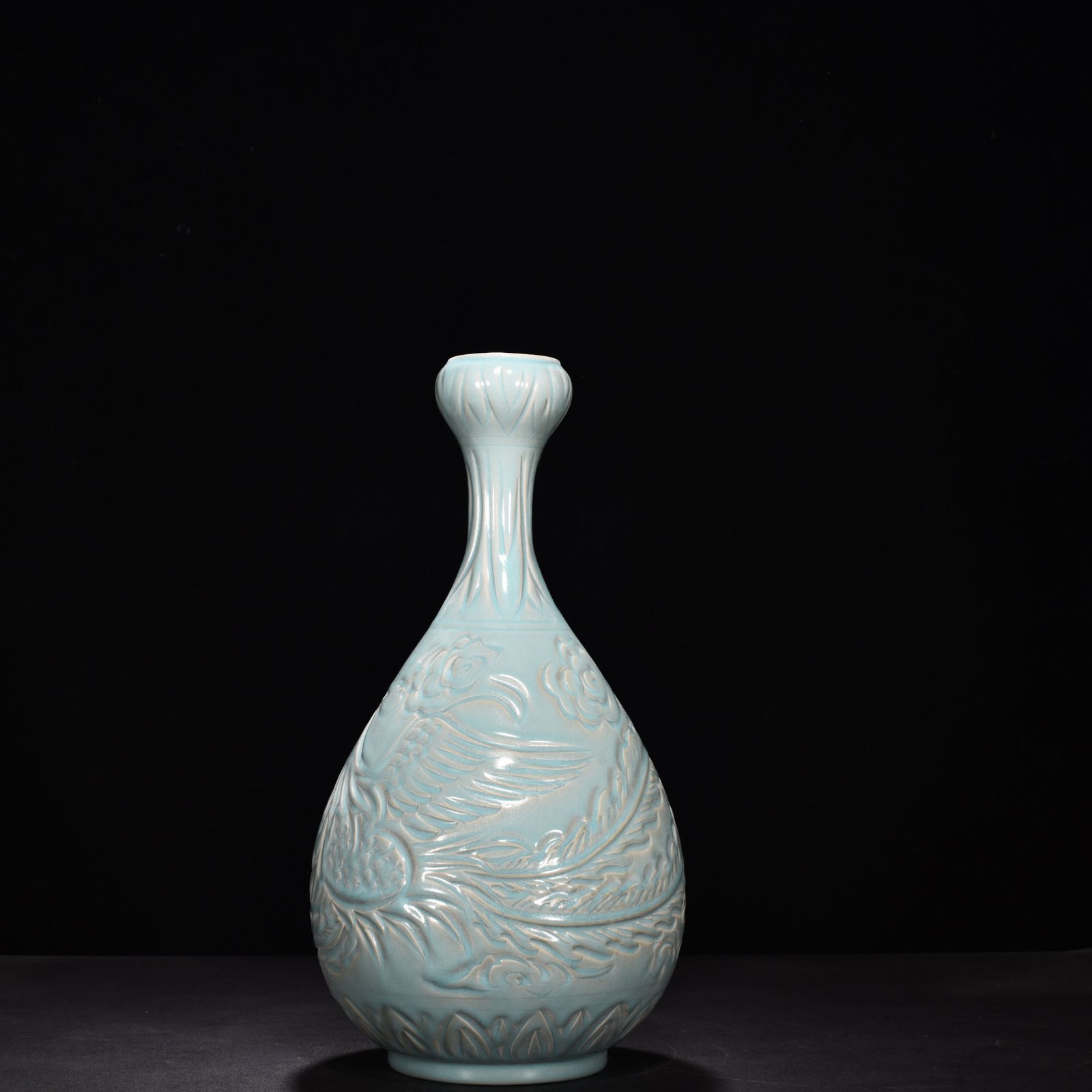 Song Dynasty Ru kiln azure glazed garlic vase