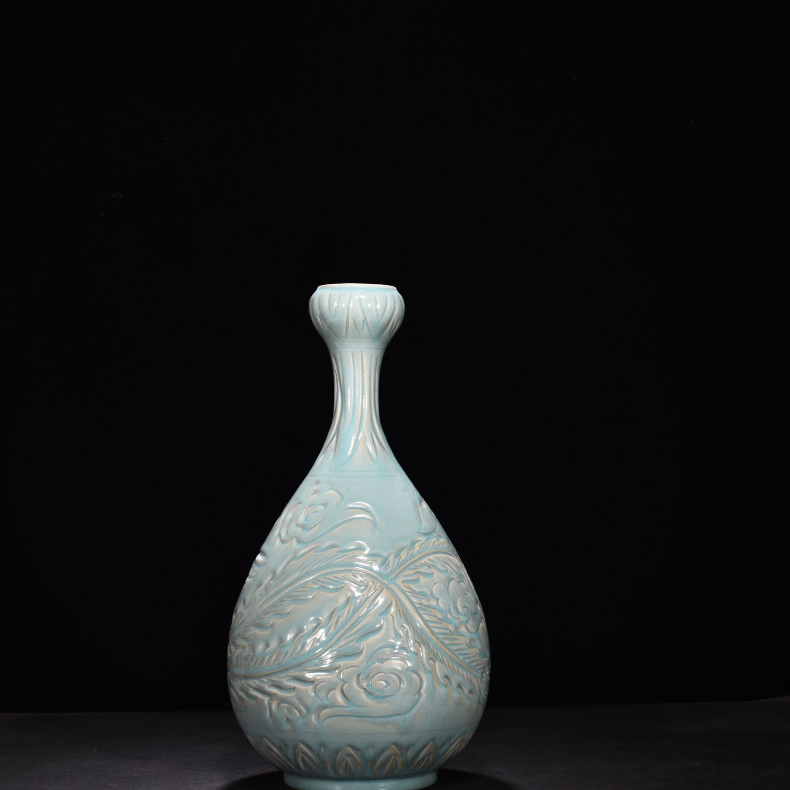 Song Dynasty Ru kiln azure glazed garlic vase
