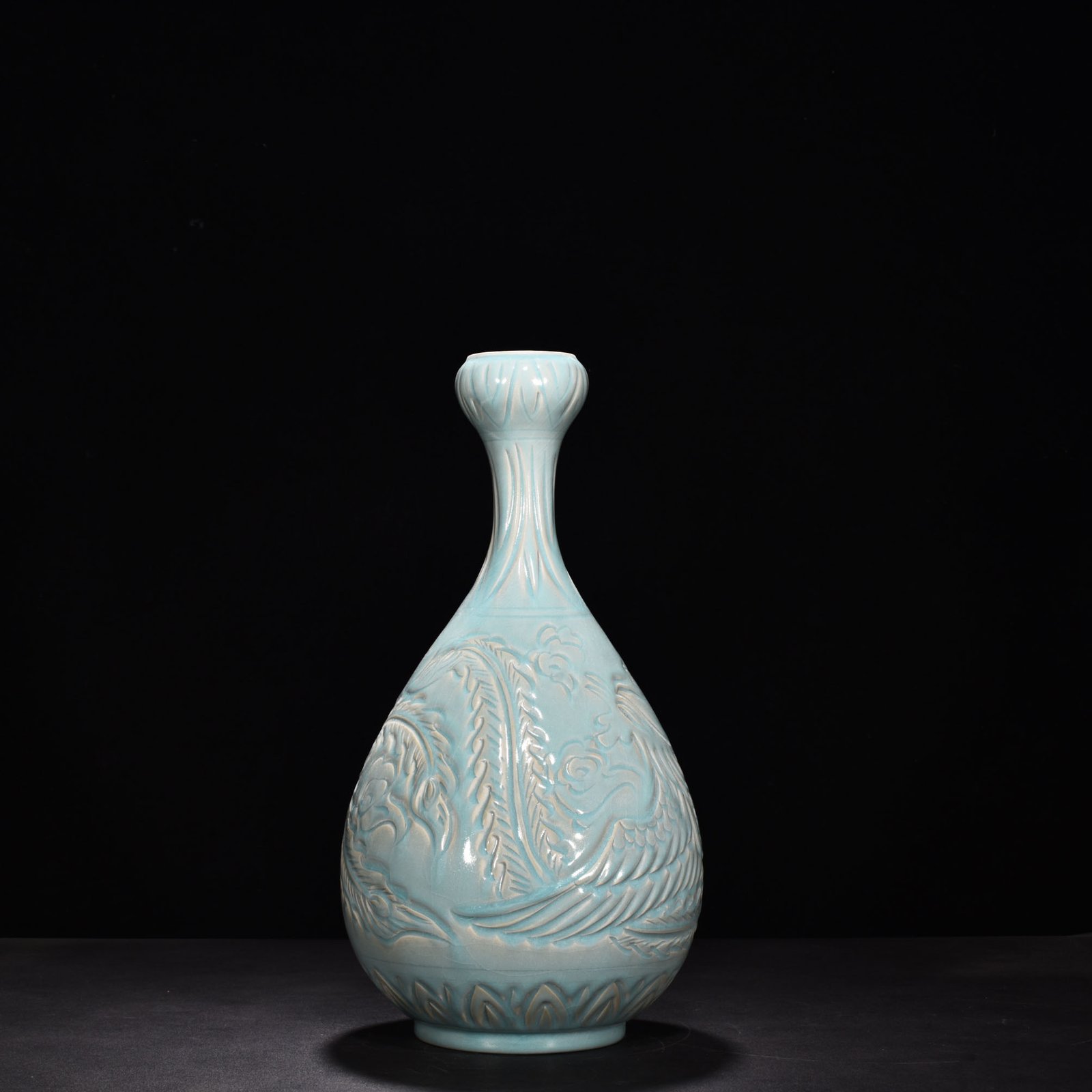 Song Dynasty Ru kiln azure glazed garlic vase