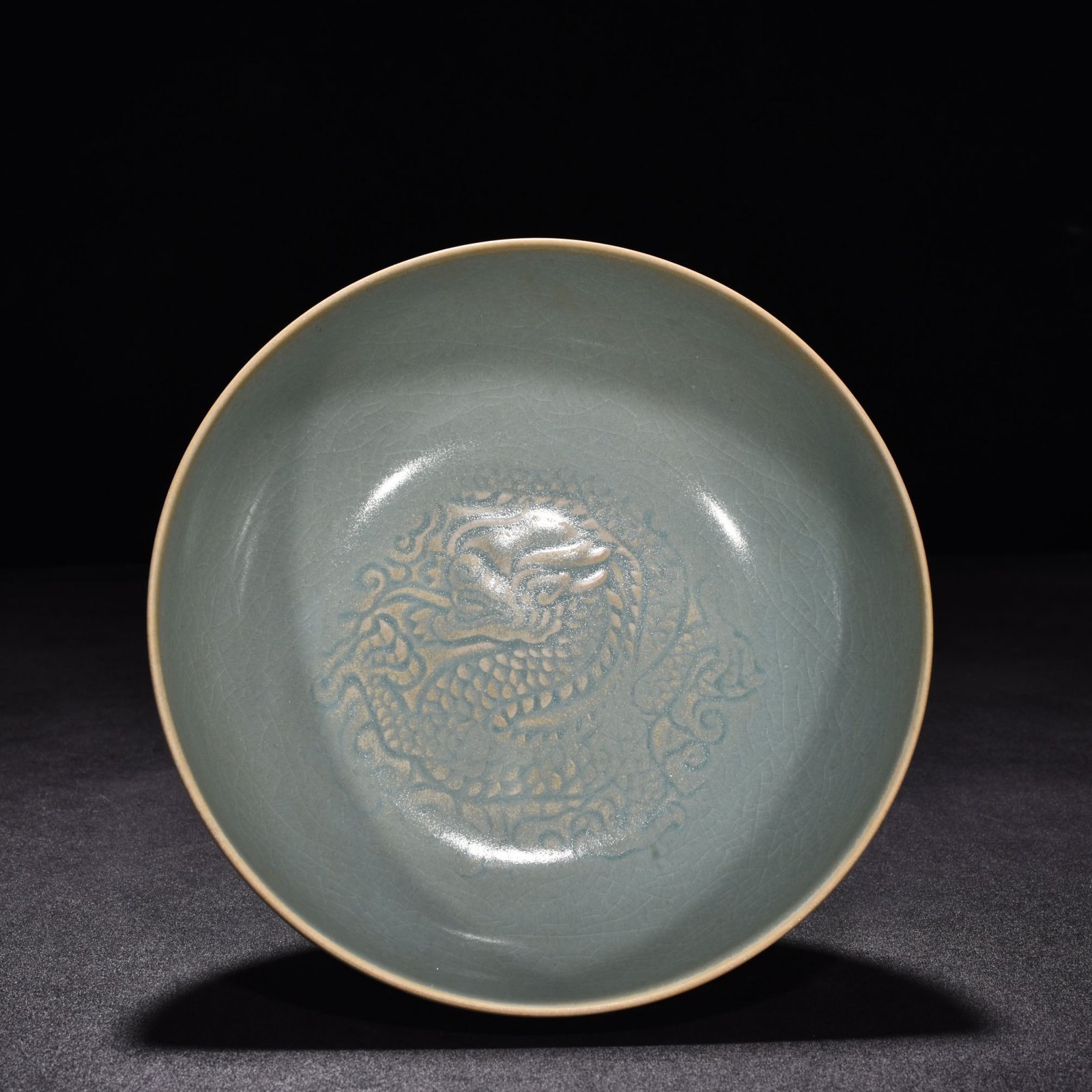 Song Dynasty Ru kiln azure glaze engraved dragon pattern bowl