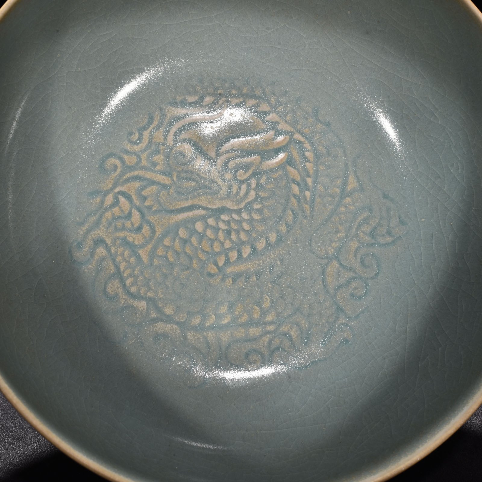 Song Dynasty Ru kiln azure glaze engraved dragon pattern bowl