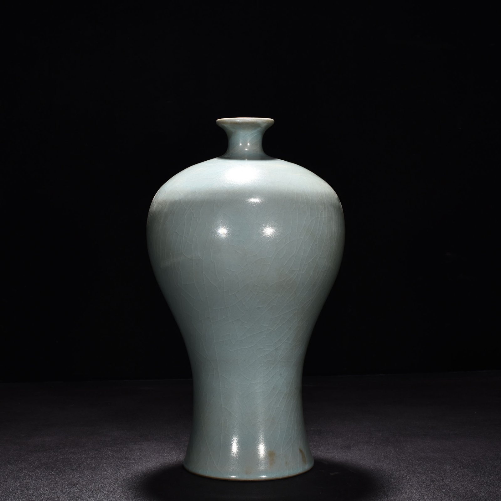 Song Dynasty Ru kiln azure glaze plum vase