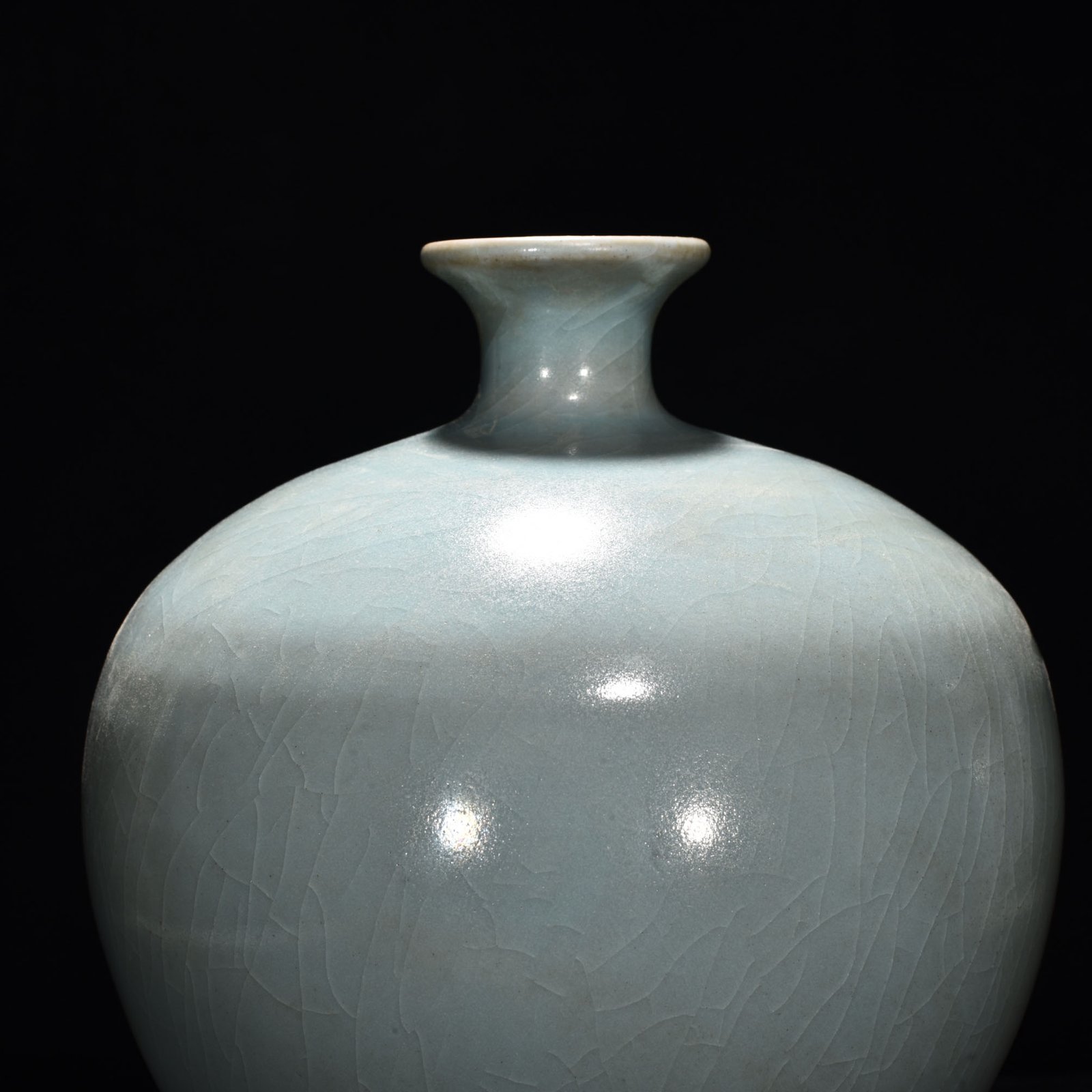 Song Dynasty Ru kiln azure glaze plum vase