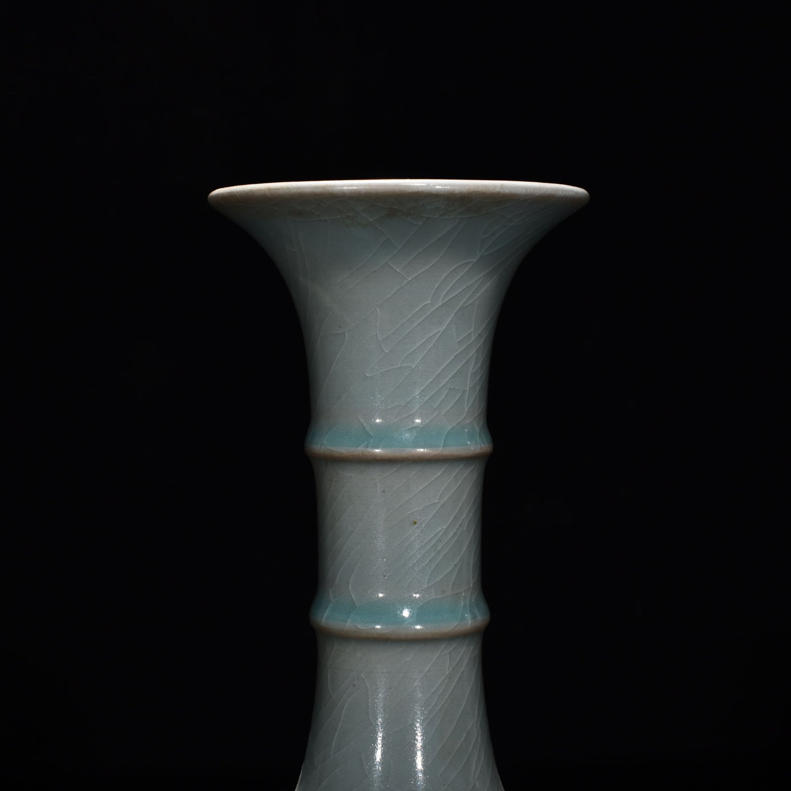 Song Dynasty Ru kiln azure glaze vase