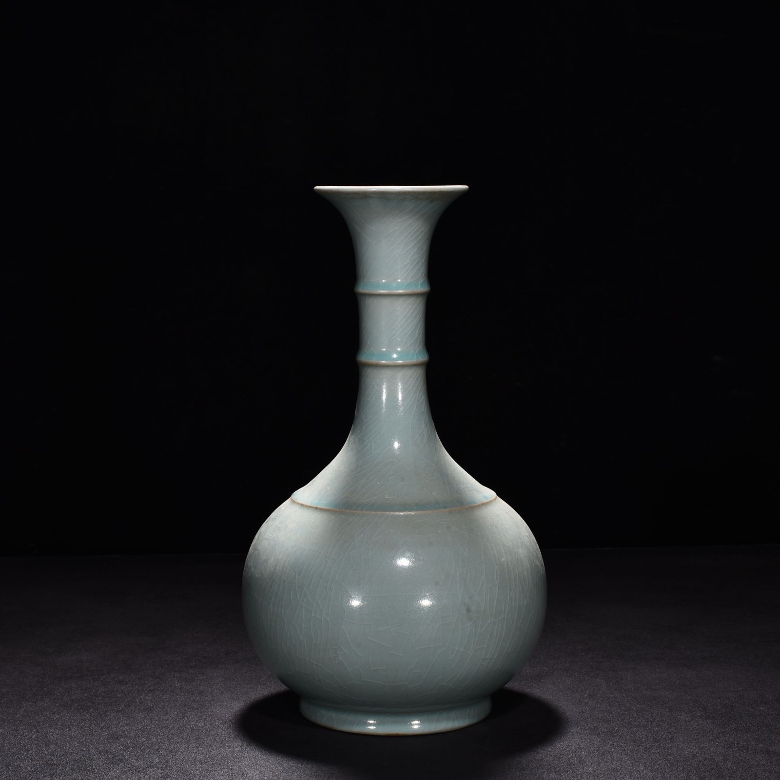 Song Dynasty Ru kiln azure glaze vase