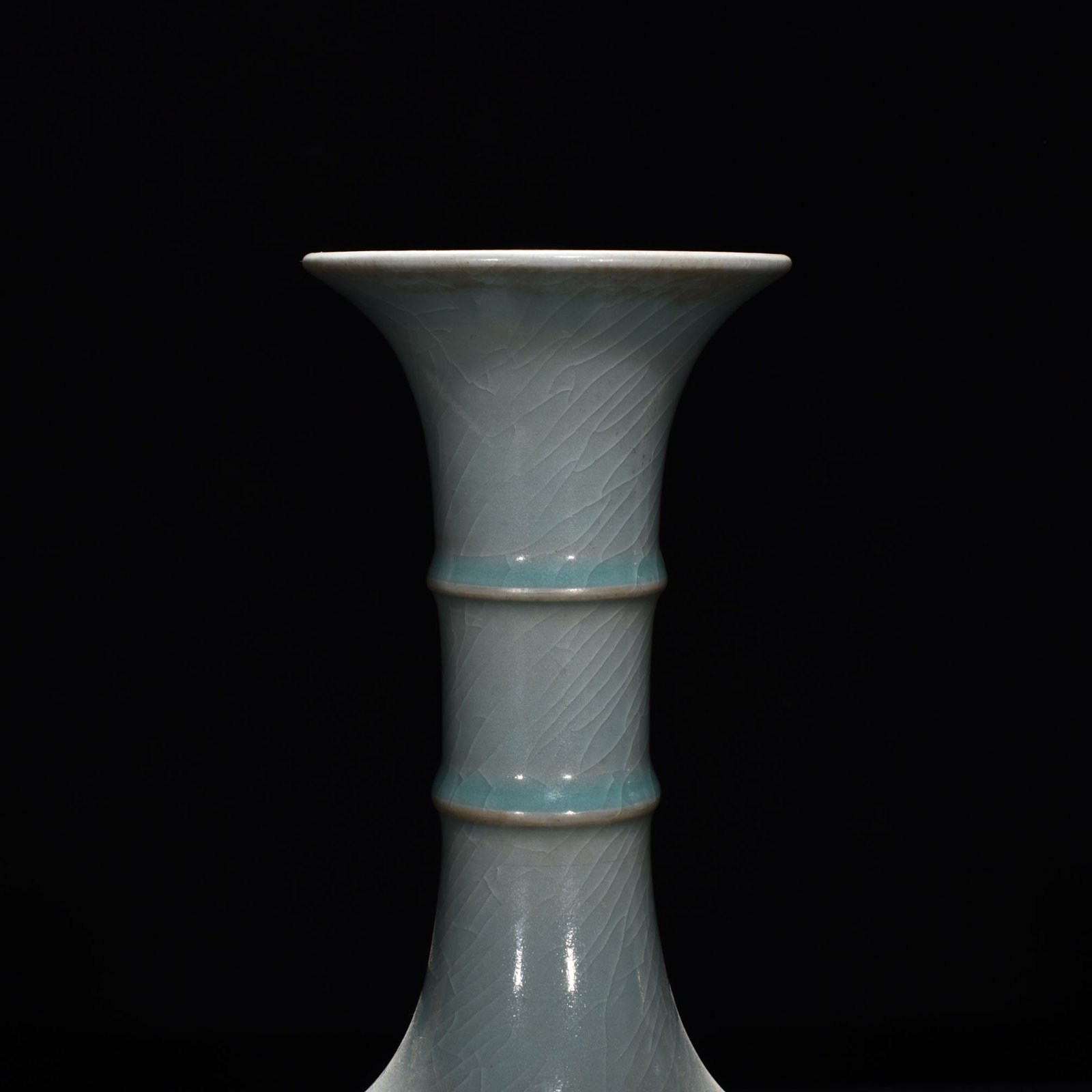 Song Dynasty Ru kiln azure glaze vase