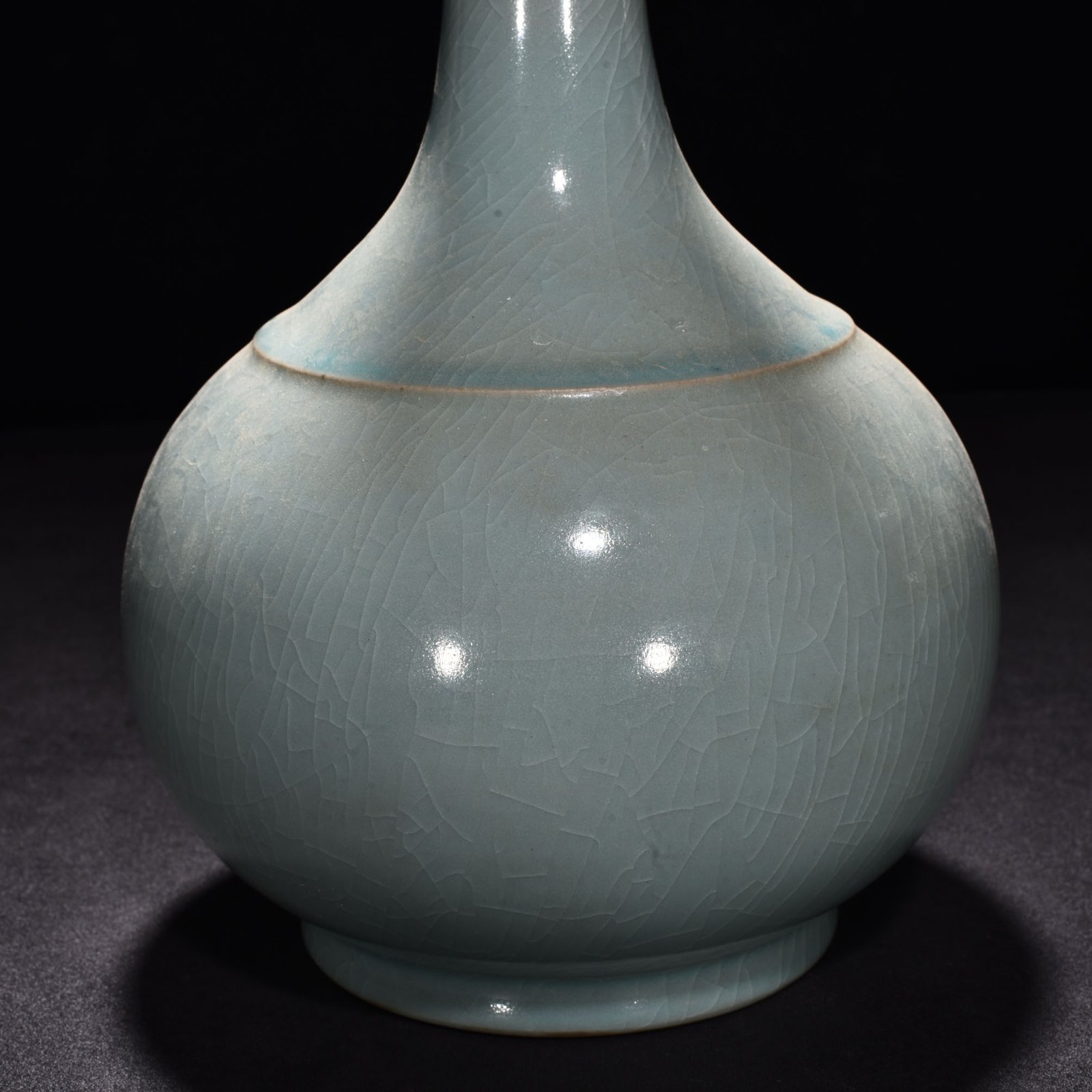 Song Dynasty Ru kiln azure glaze vase