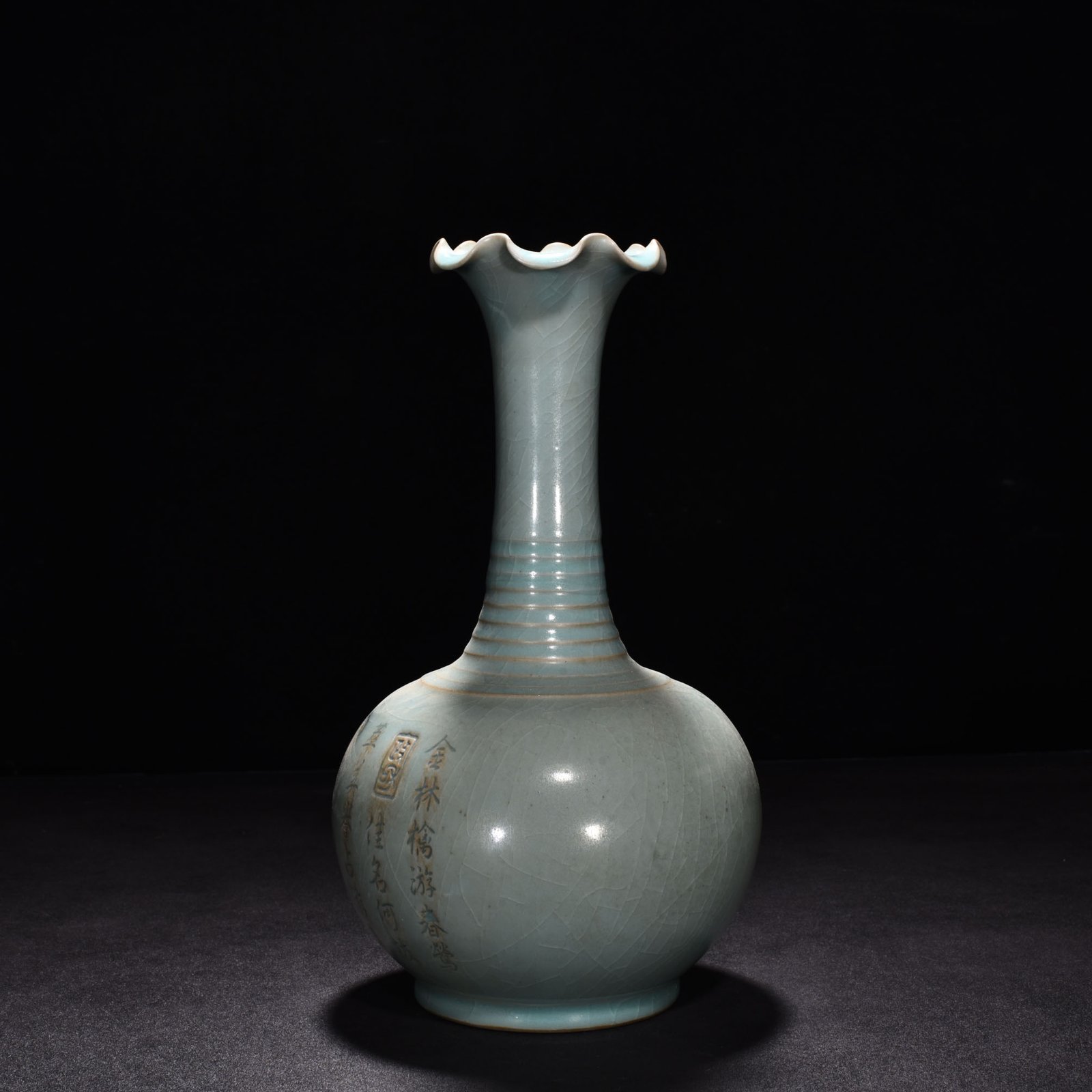 Song Dynasty Ru kiln azure glaze flower mouth vase