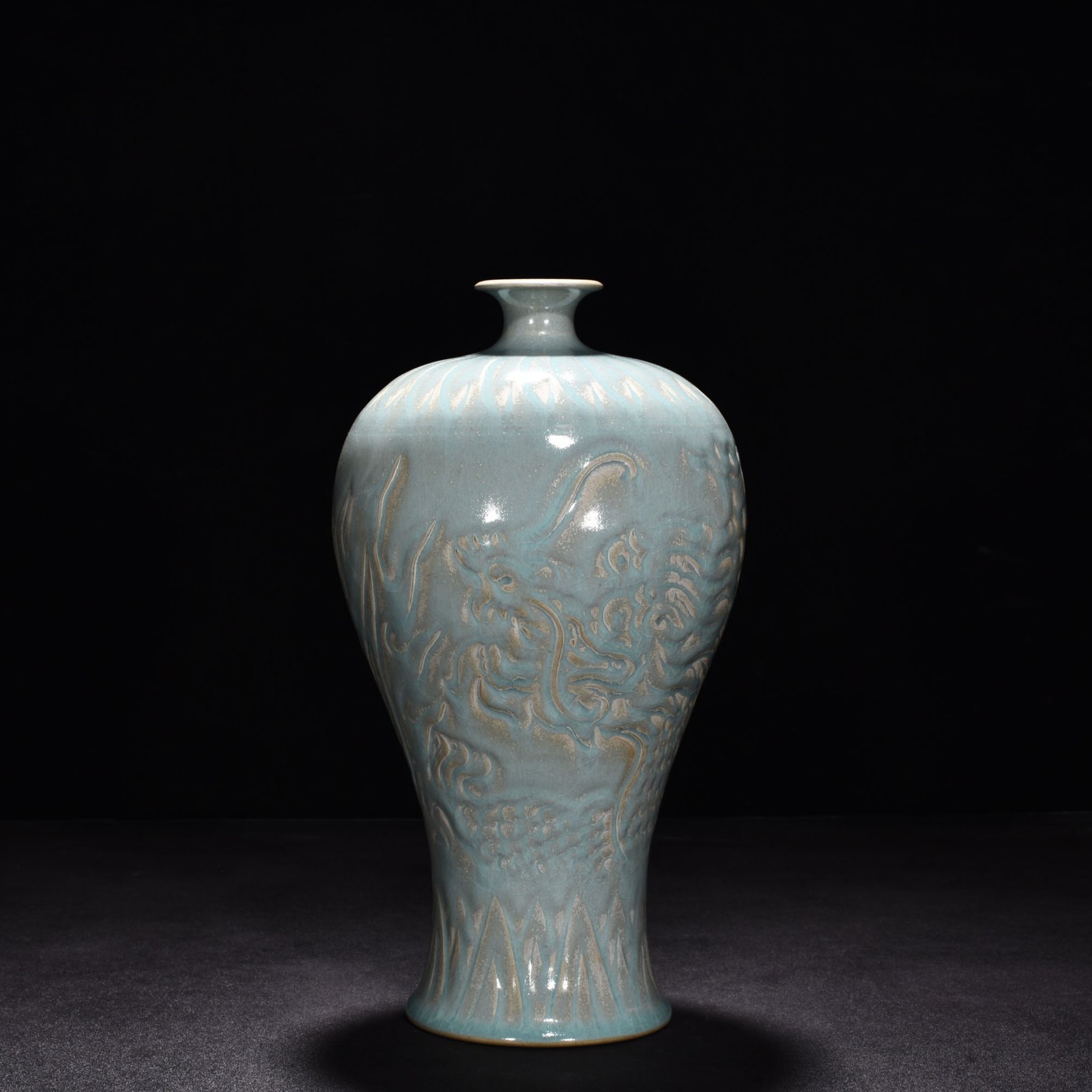 Song Dynasty Ru kiln azure glaze plum vase