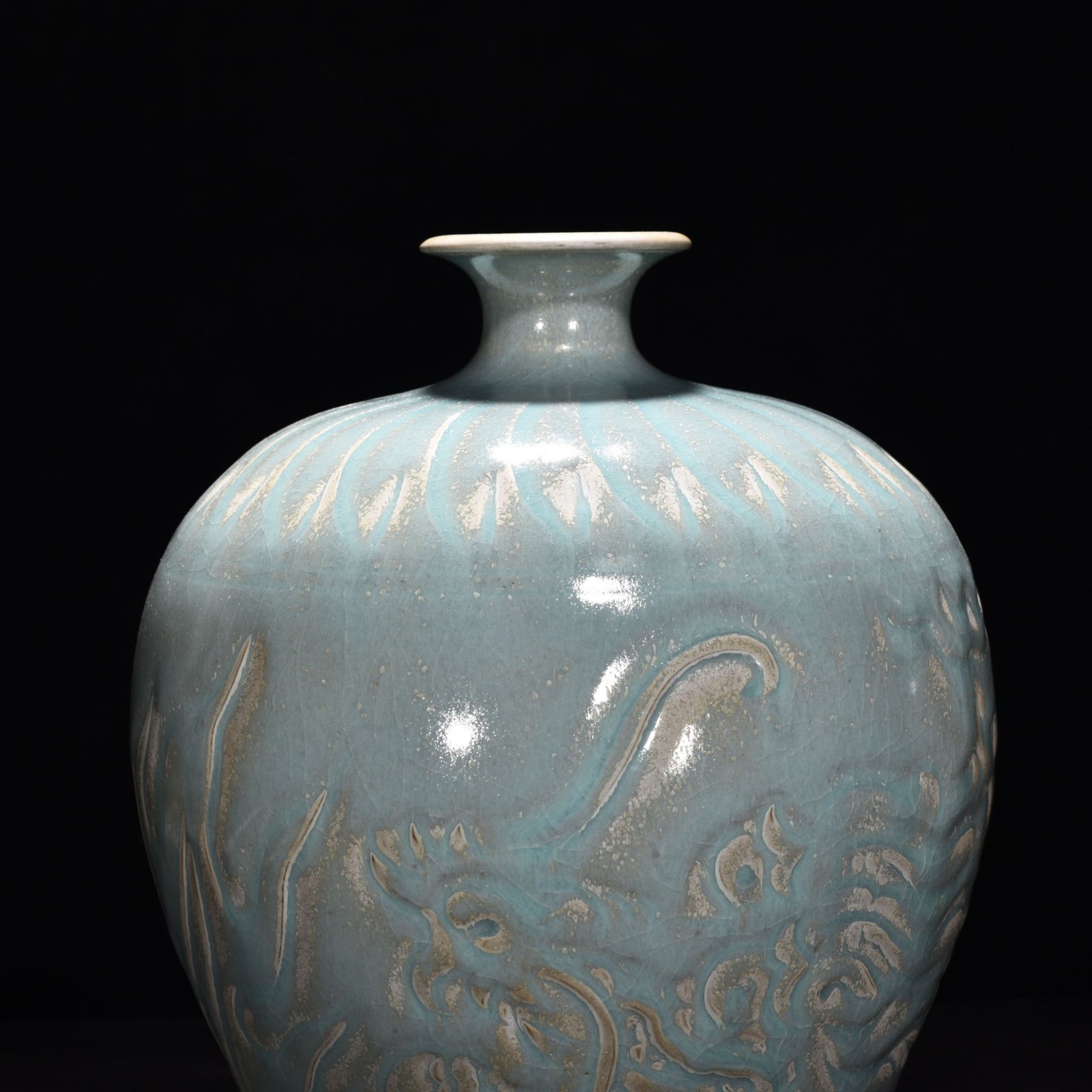 Song Dynasty Ru kiln azure glaze plum vase