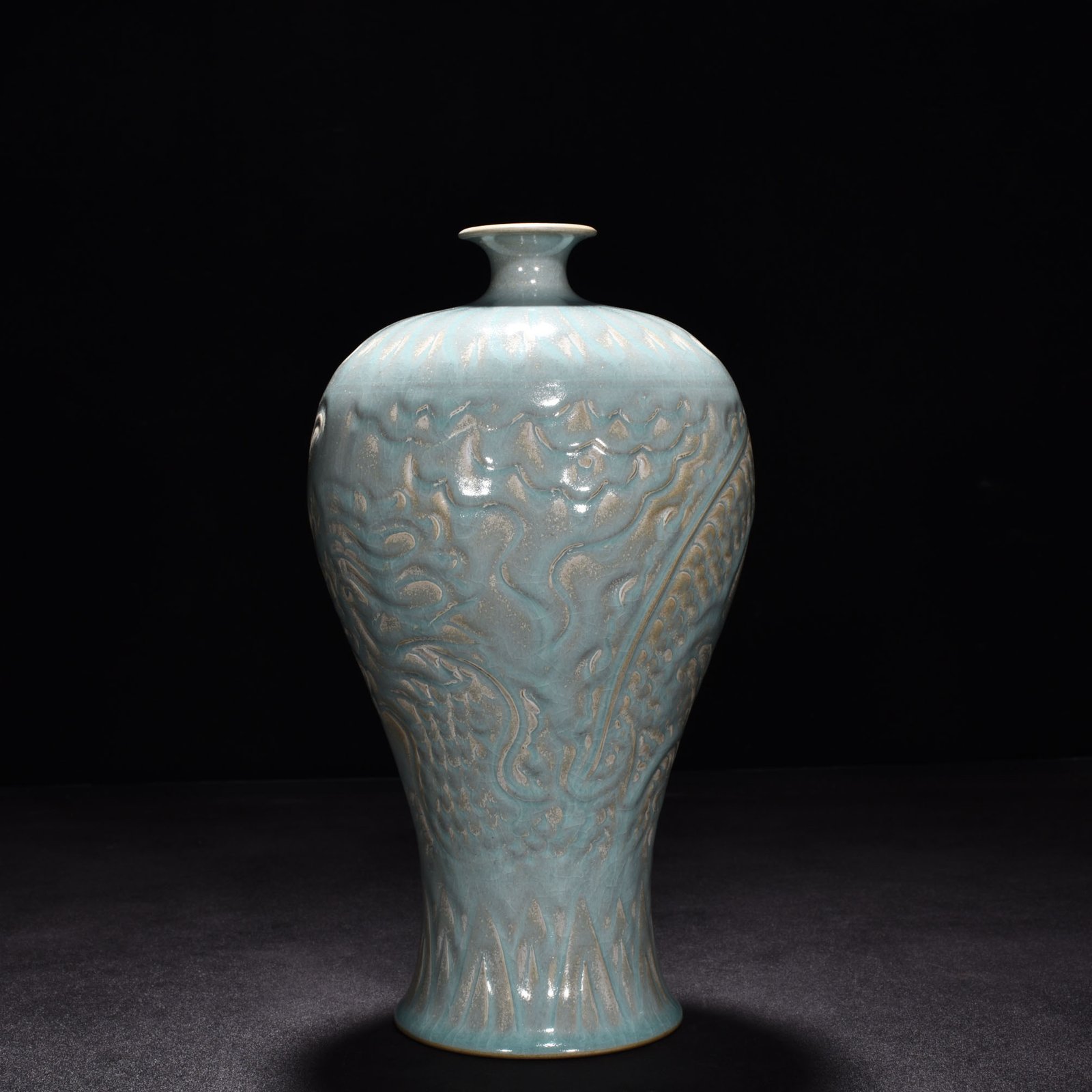 Song Dynasty Ru kiln azure glaze plum vase