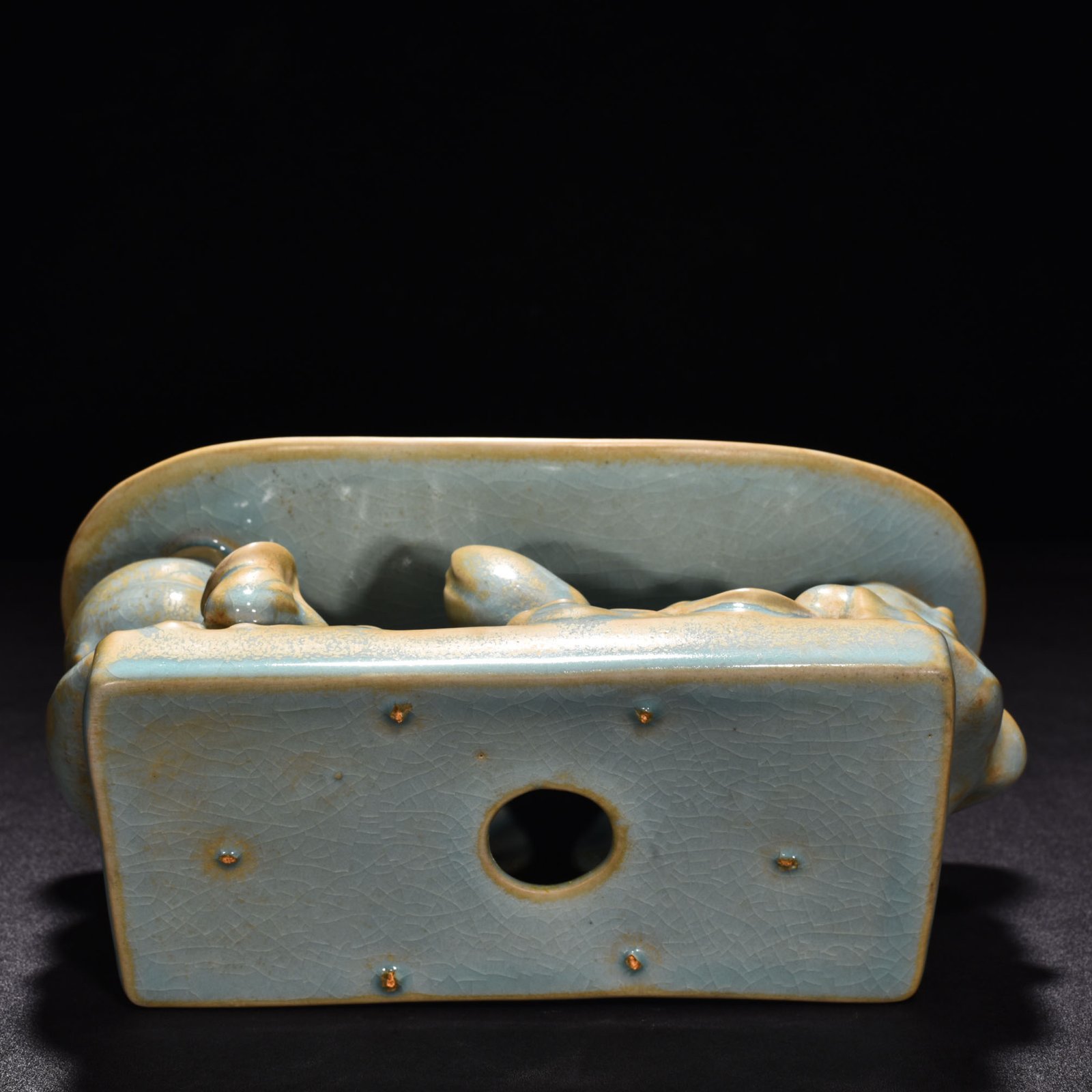 Song Dynasty Ru kiln azure glaze children’s pillow