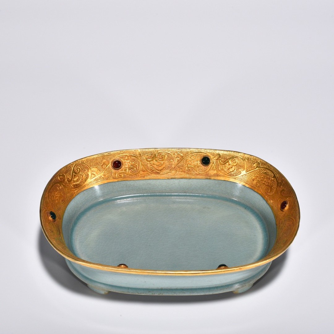 Song Dynasty Ru kiln azure glaze plum vase