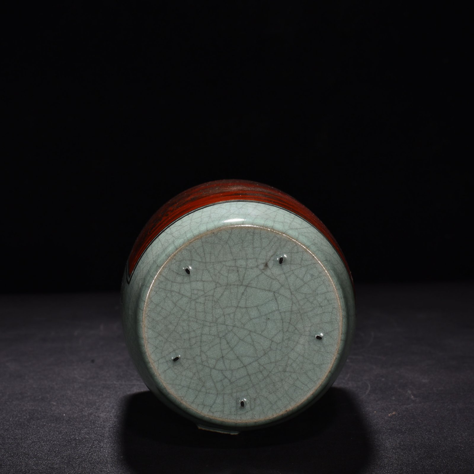 Song Dynasty Ru kiln azure glaze plate mouth paper vase