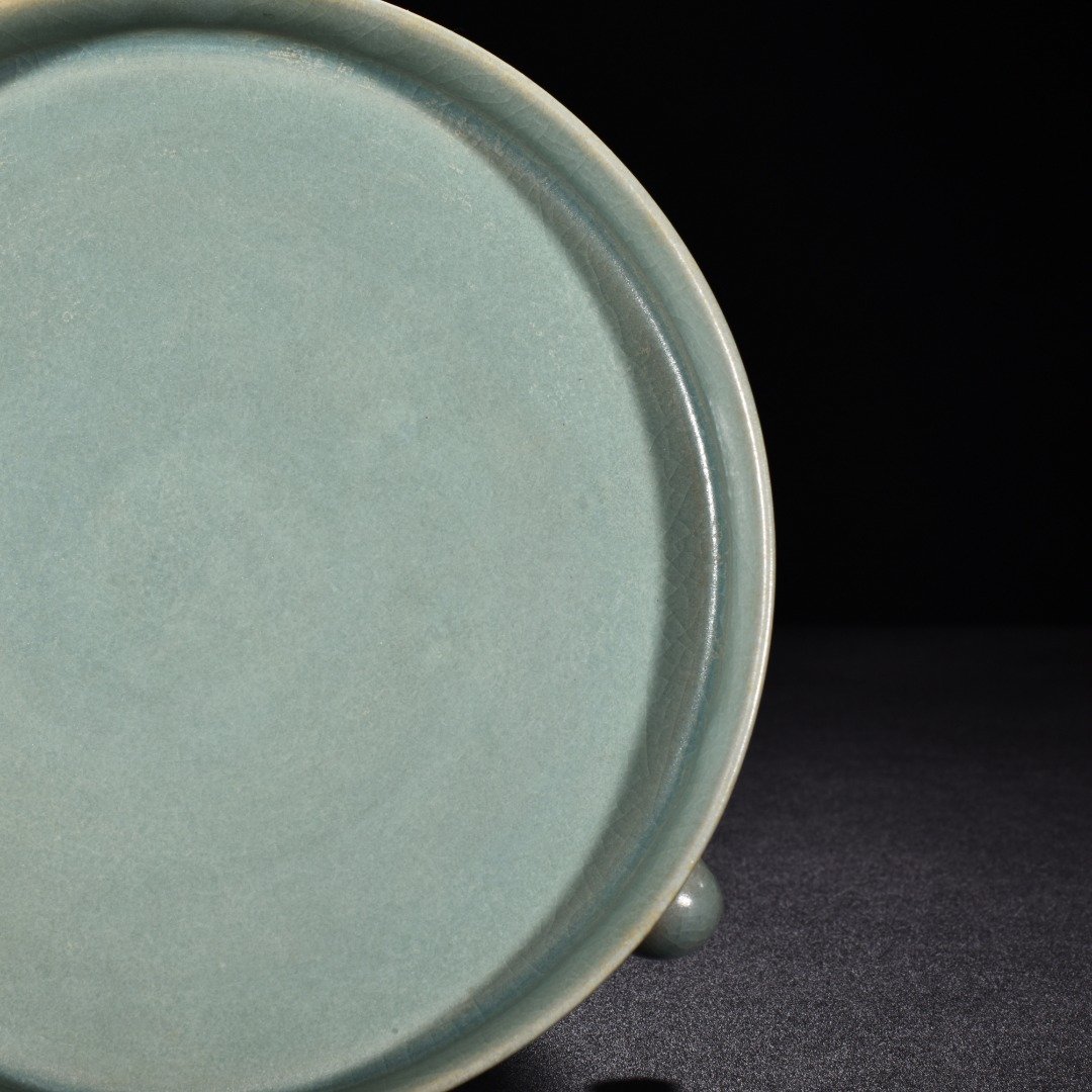 Song Dynasty Ru Kiln azure glaze three legged washer
