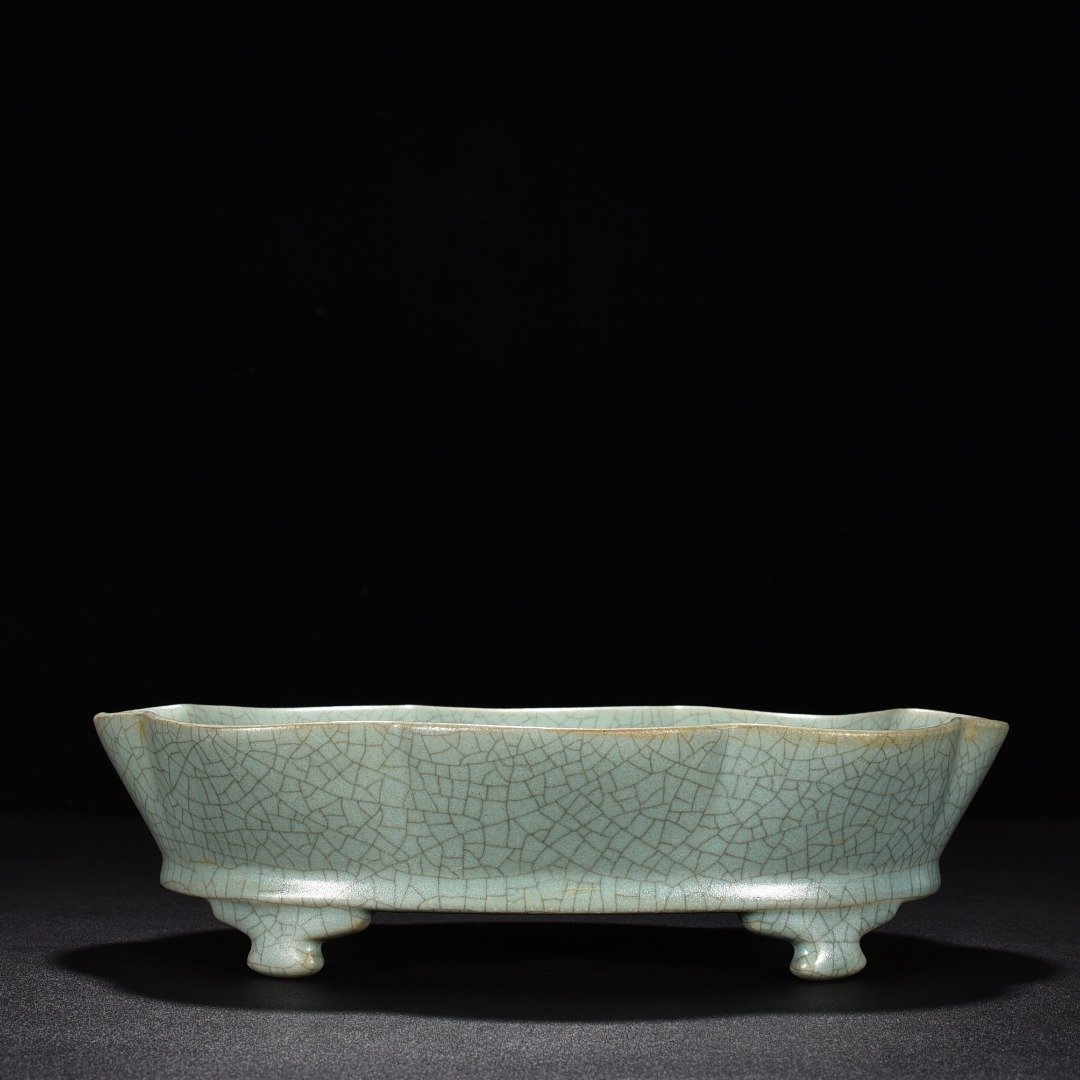 Song Dynasty Ru kiln azure glaze flower washer
