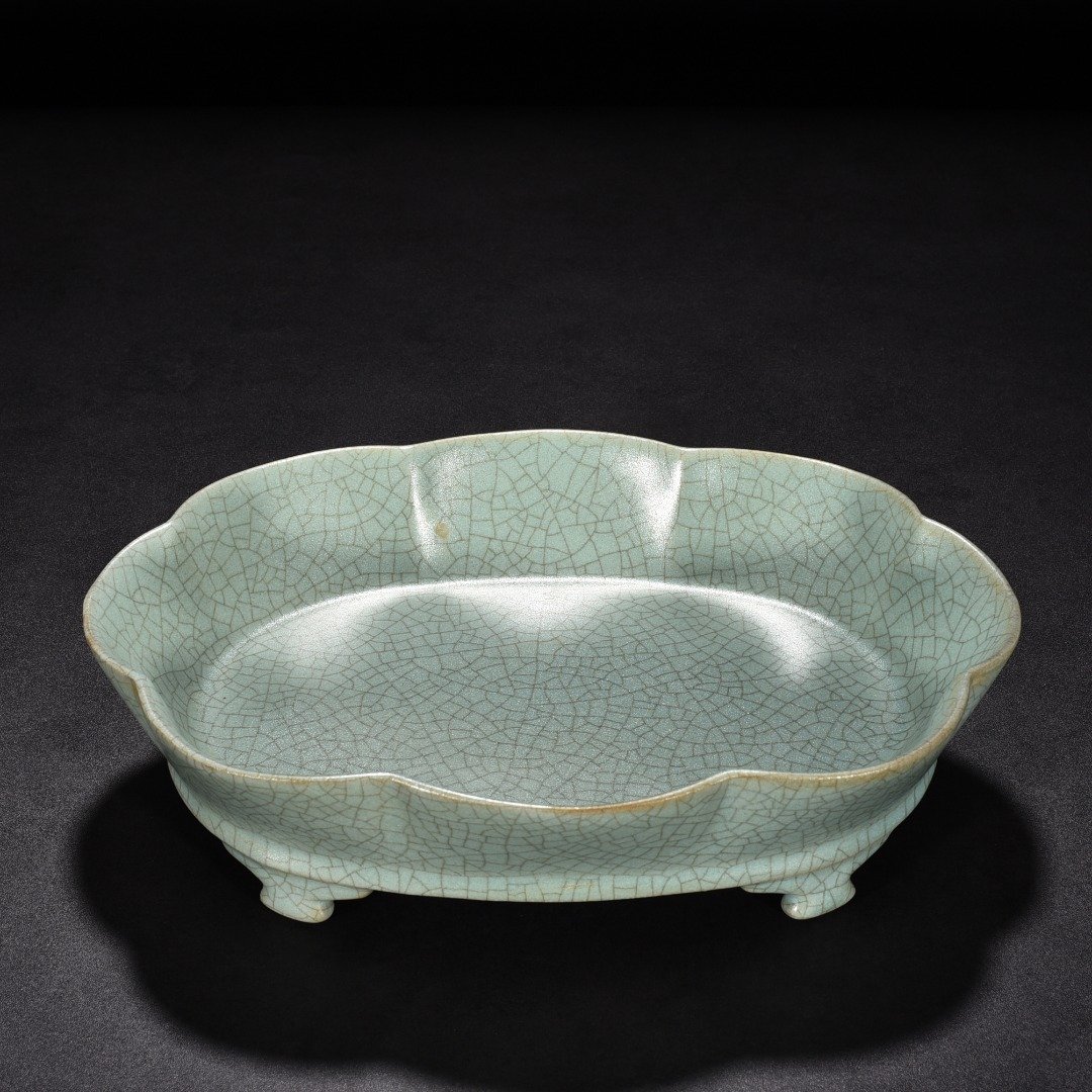 Song Dynasty Ru kiln azure glaze flower washer