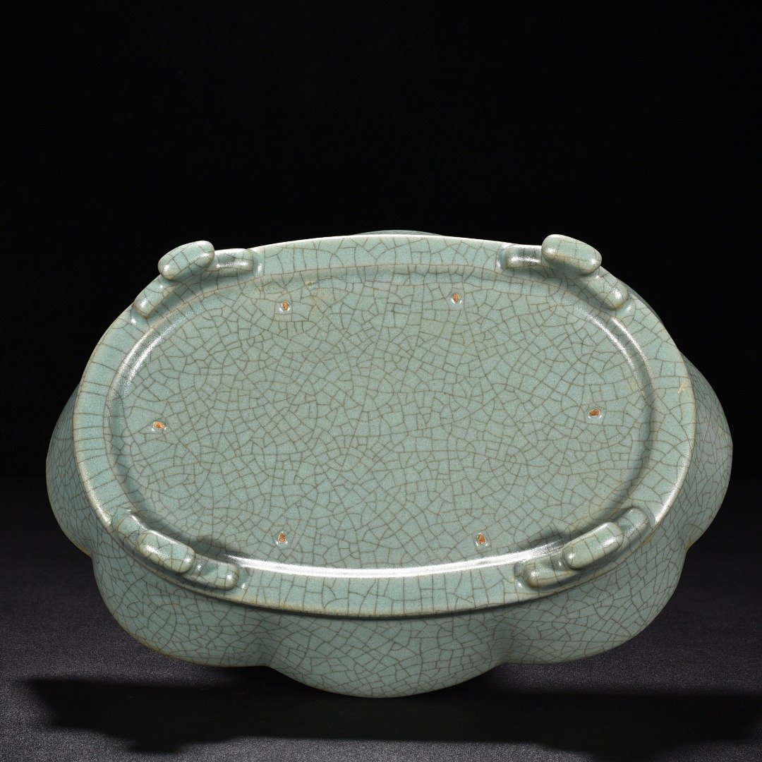 Song Dynasty Ru kiln azure glaze flower washer