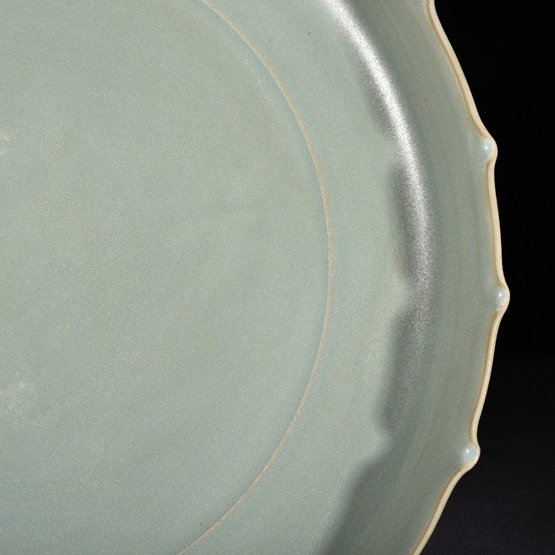Song Dynasty Ru kiln azure glazed mouth dish