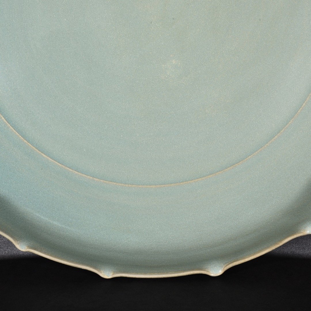 Song Dynasty Ru kiln azure glazed mouth dish