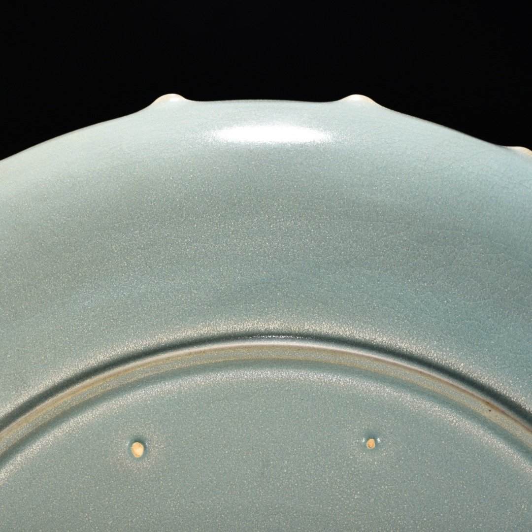 Song Dynasty Ru kiln azure glazed mouth dish