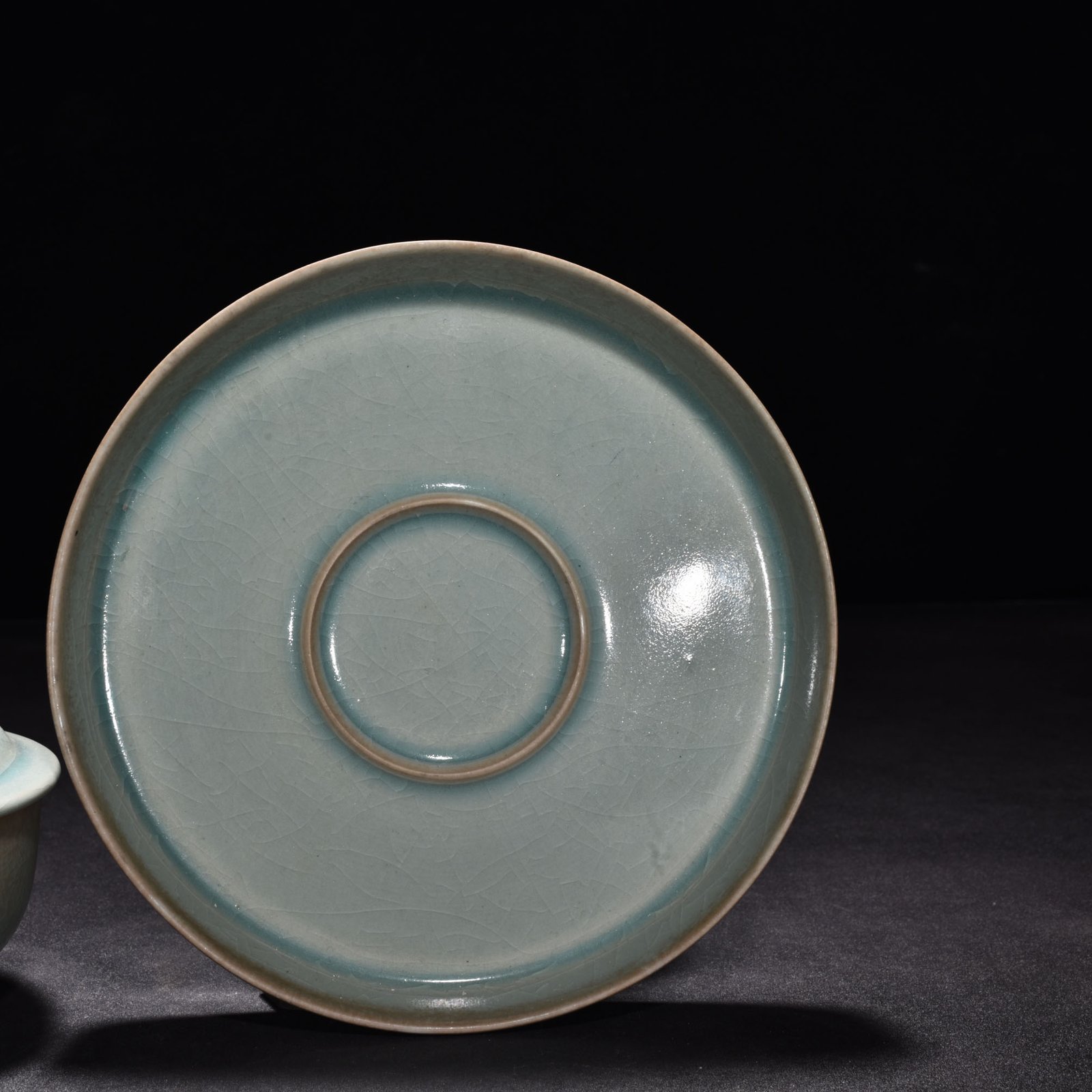 Song Dynasty Ru kiln azure glaze poetry pattern lamp holder
