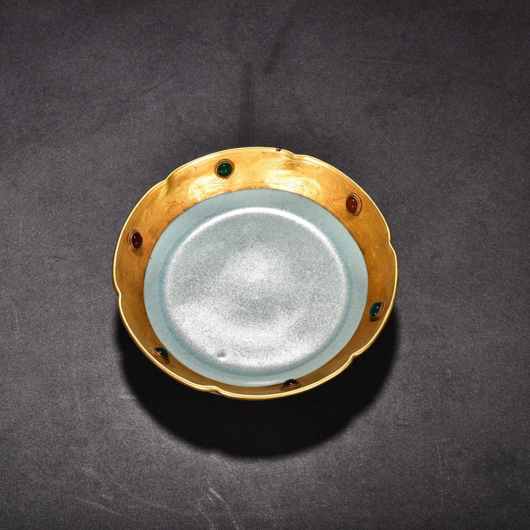 Song Dynasty Ru kiln azure glaze chiseled gemstone washer