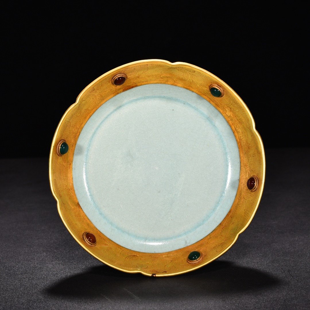 Song Dynasty Ru kiln azure glaze chiseled gemstone washer