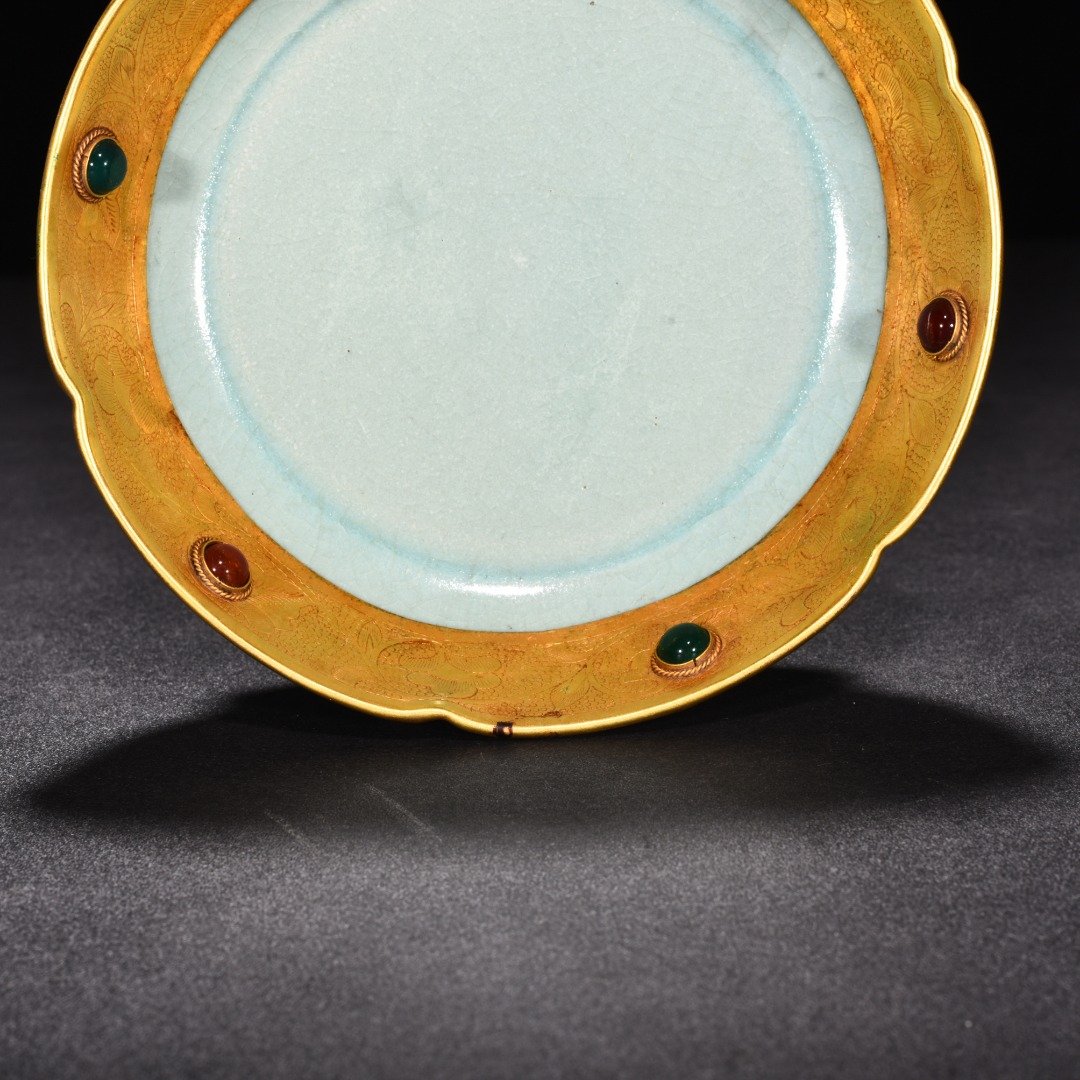 Song Dynasty Ru kiln azure glaze chiseled gemstone washer