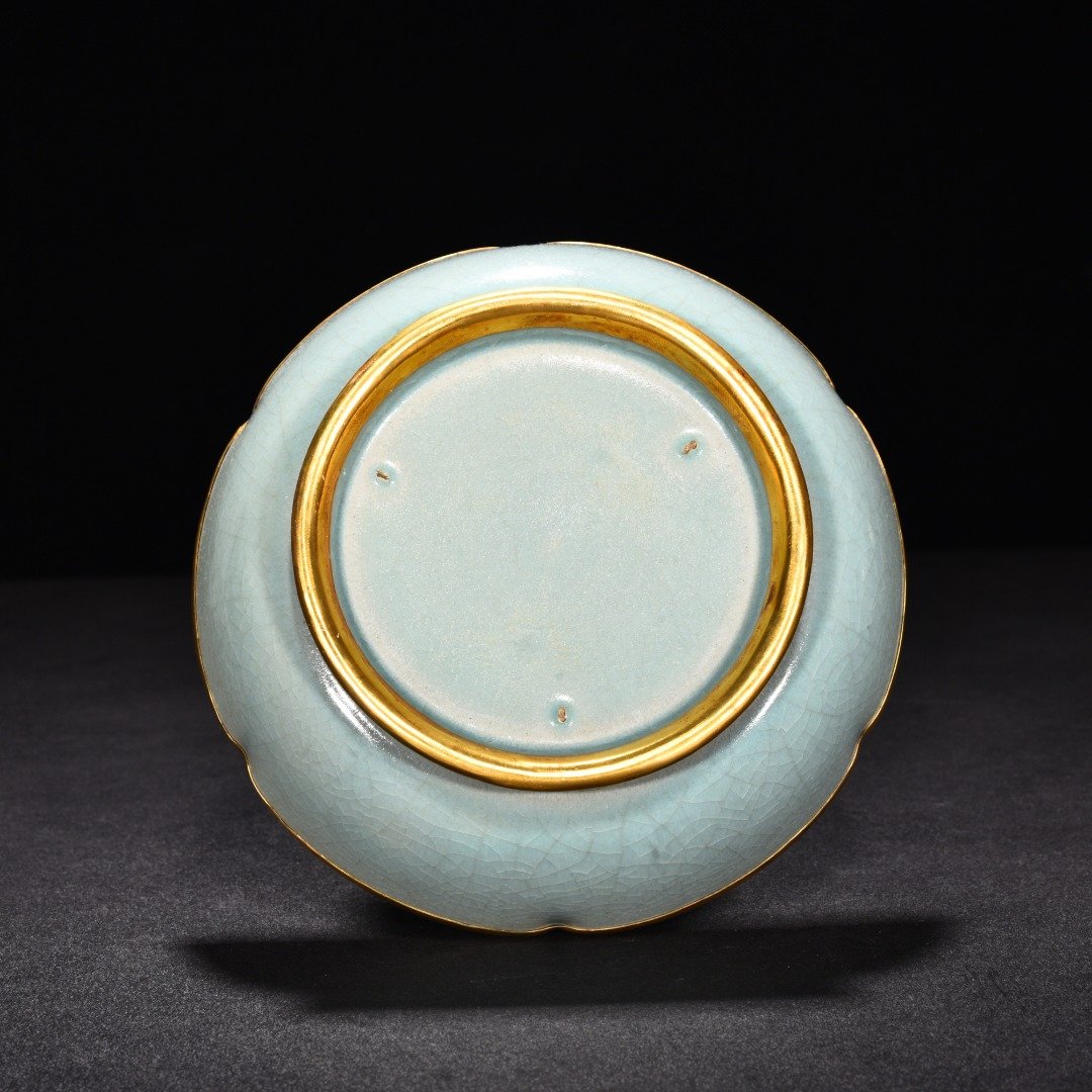 Song Dynasty Ru kiln azure glaze chiseled gemstone washer