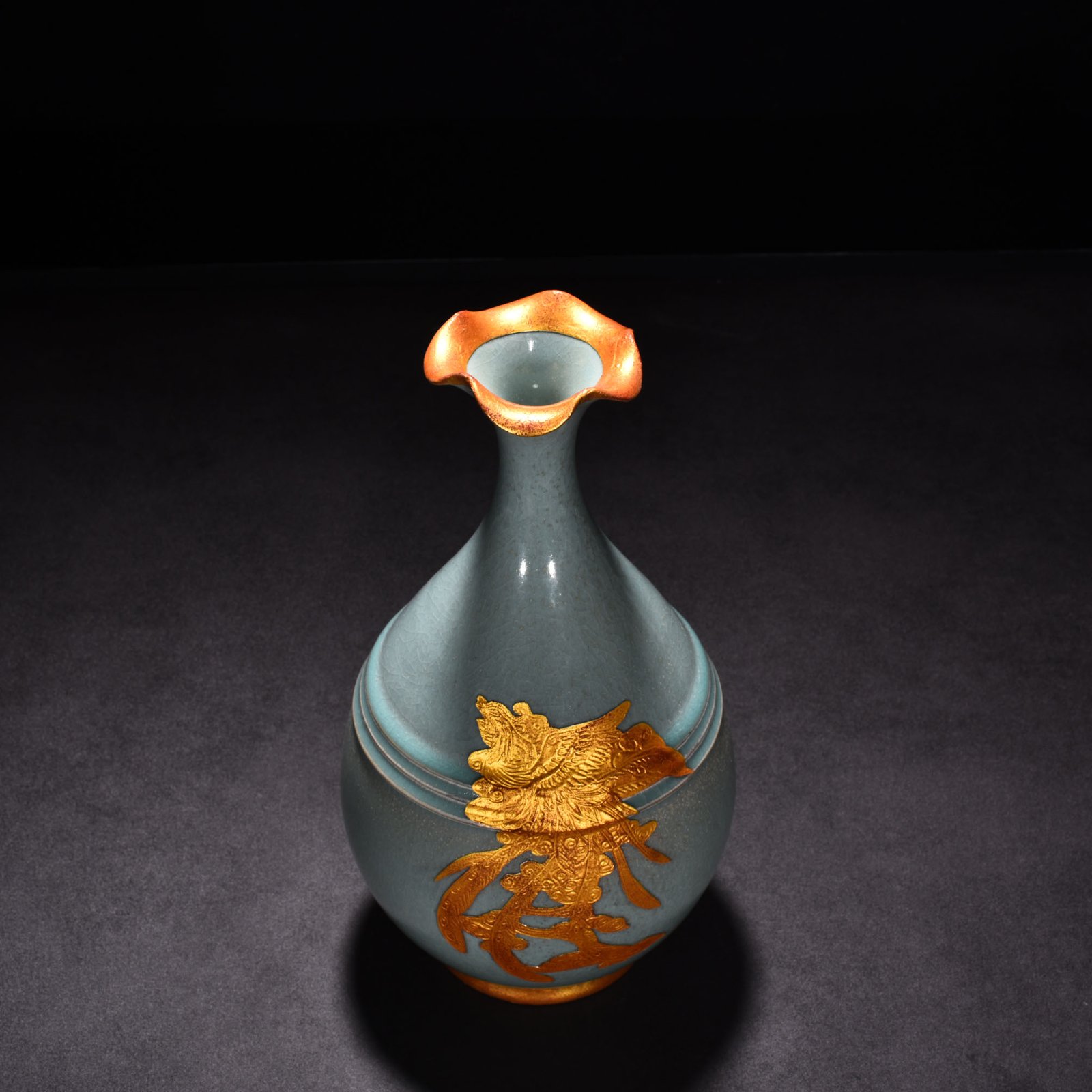 Song Dynasty Ru kiln azure glaze gilt mouth jade pot spring vase