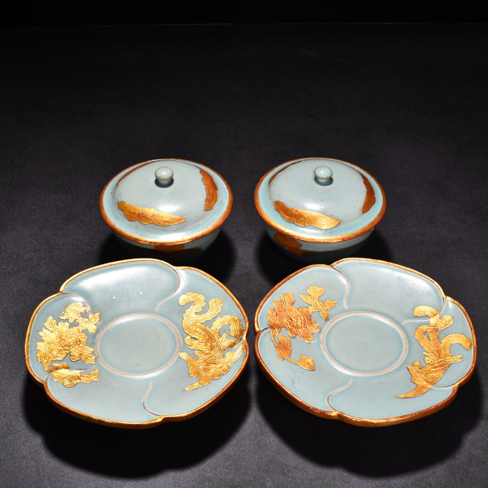 Song Dynasty Ru kiln azure glaze gilt cup