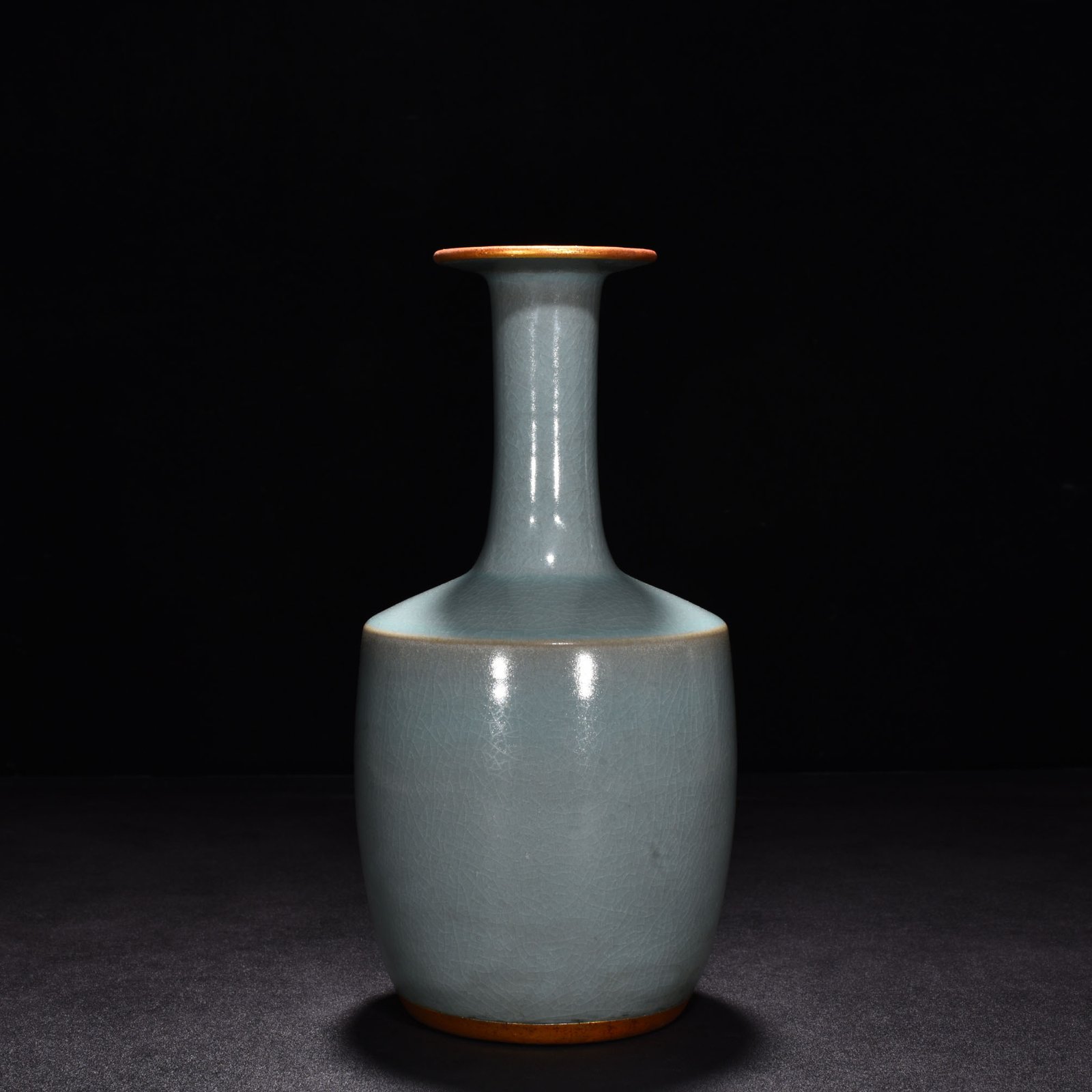 Song Dynasty Ru kiln azure glazed gilt plate mouth vase