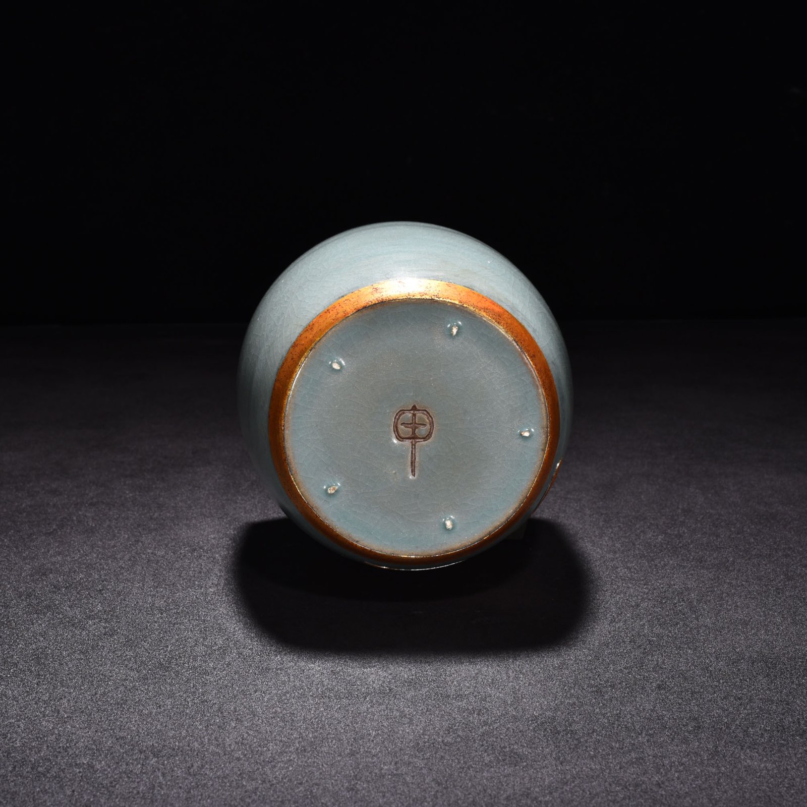 Song Dynasty Ru kiln azure glazed gilt plate mouth vase