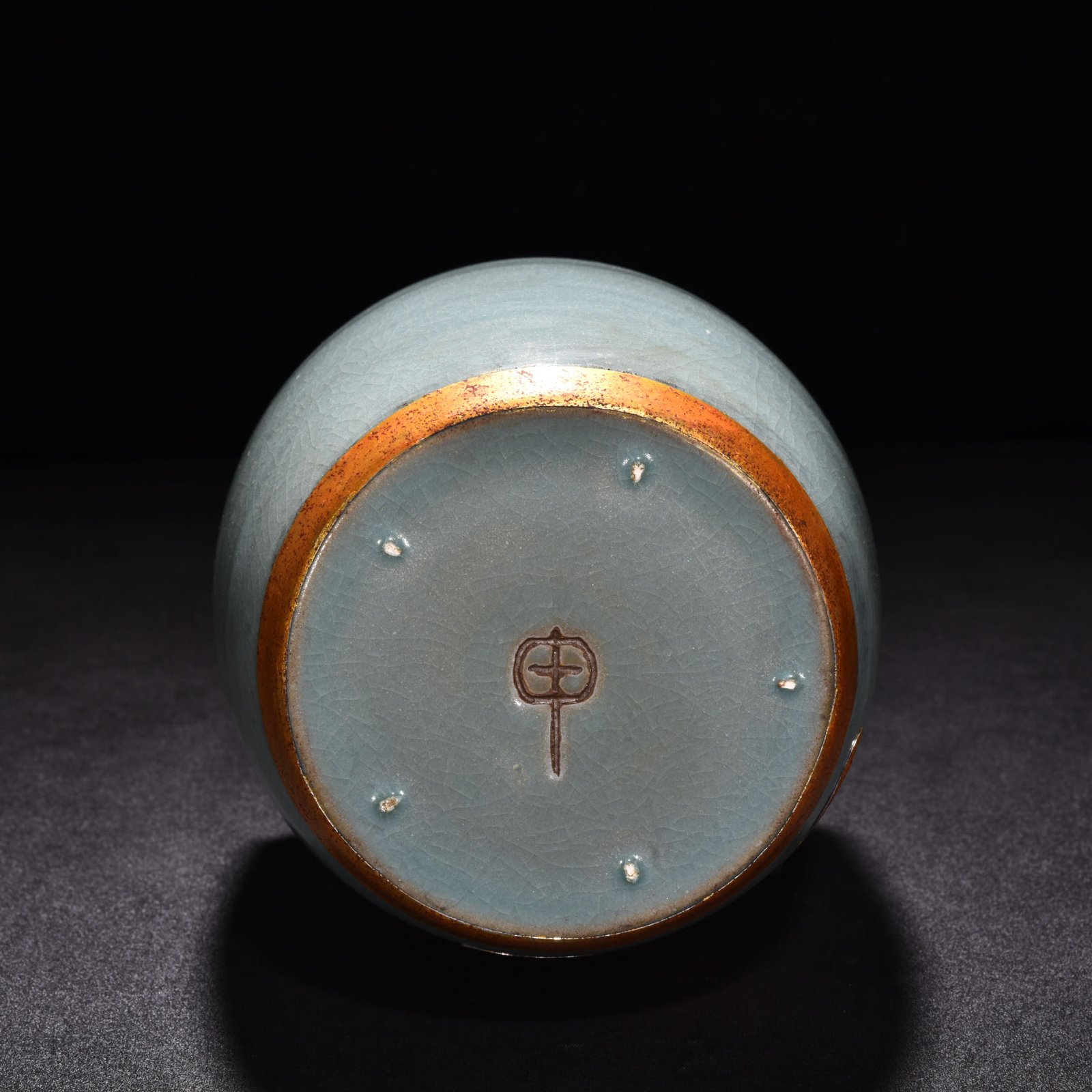 Song Dynasty Ru kiln azure glazed gilt plate mouth vase